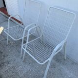 Lot of two metal chairs