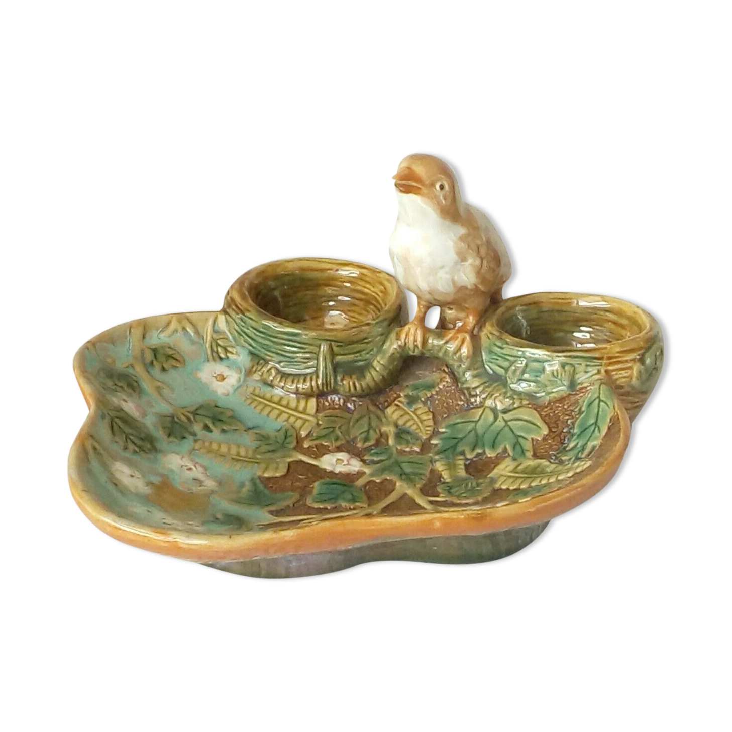 Empty ceramic pocket slurry nest birds