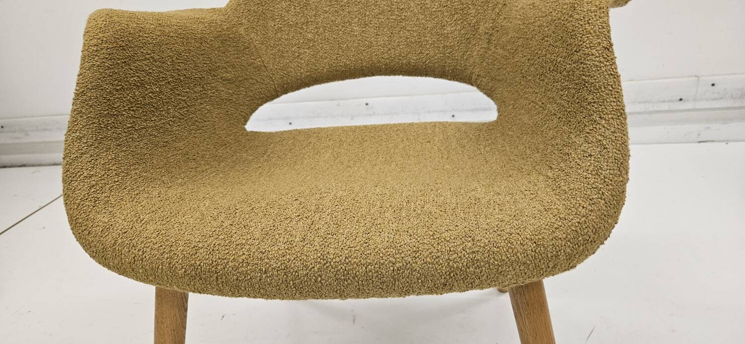 Chaise Boucle Charles Eames Organic de Vitra