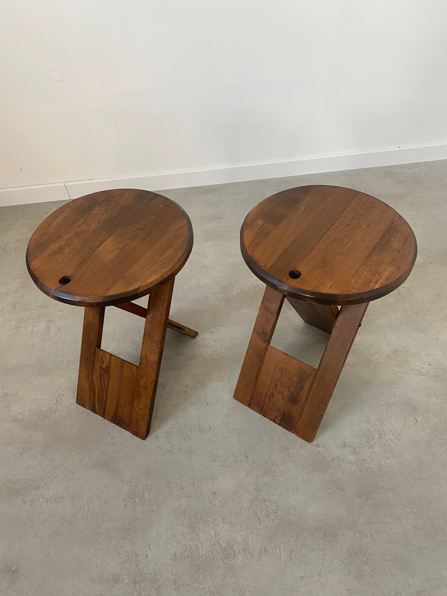 Lot 2 wooden stools