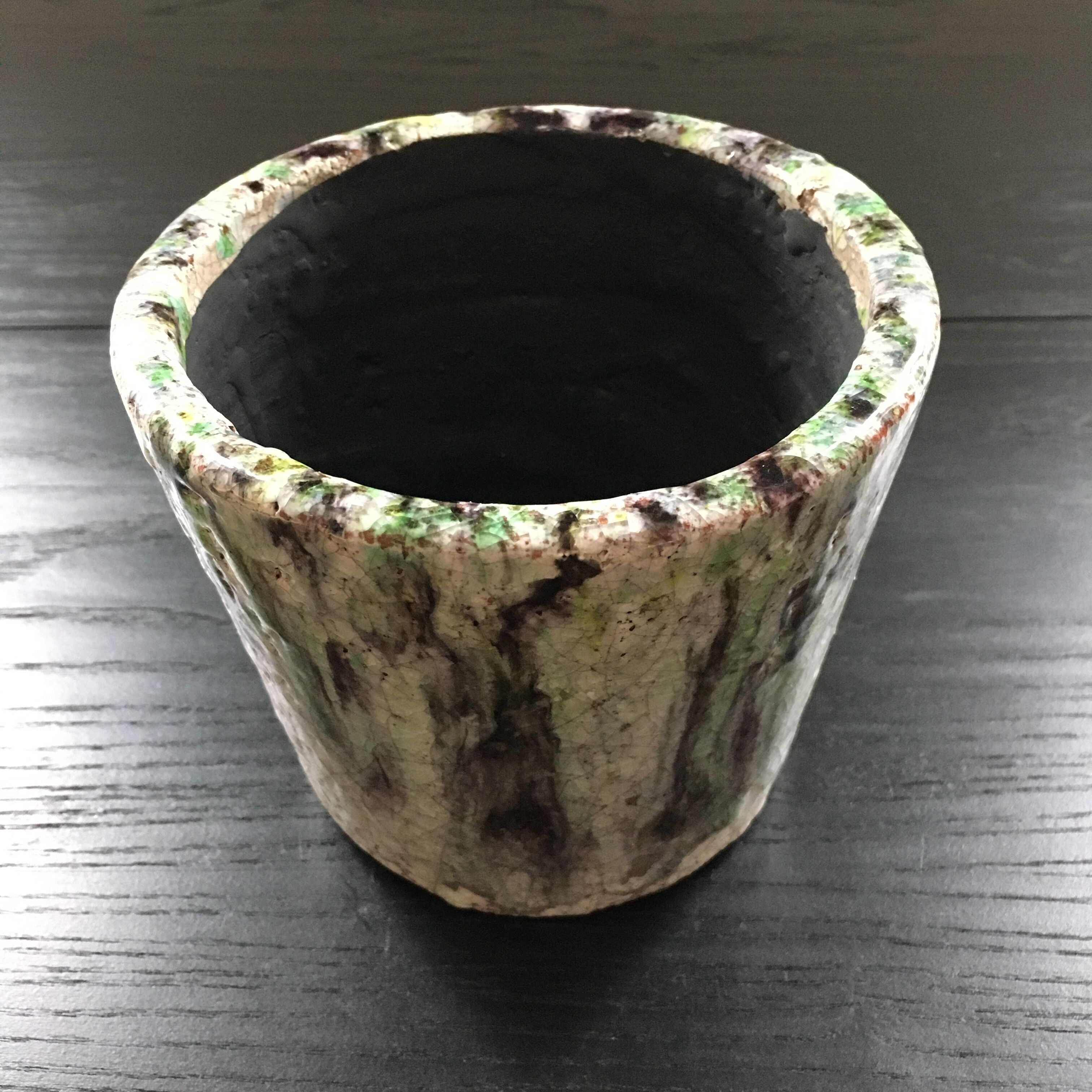 Cracked flowerpot