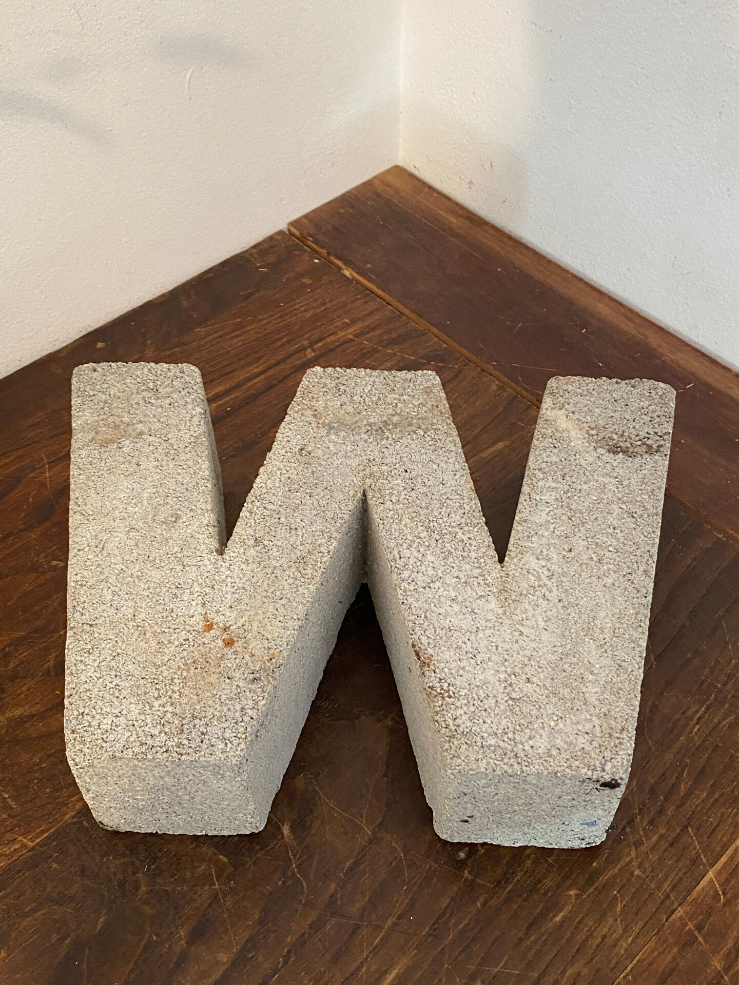 Three-light chandelier in cellular concrete
