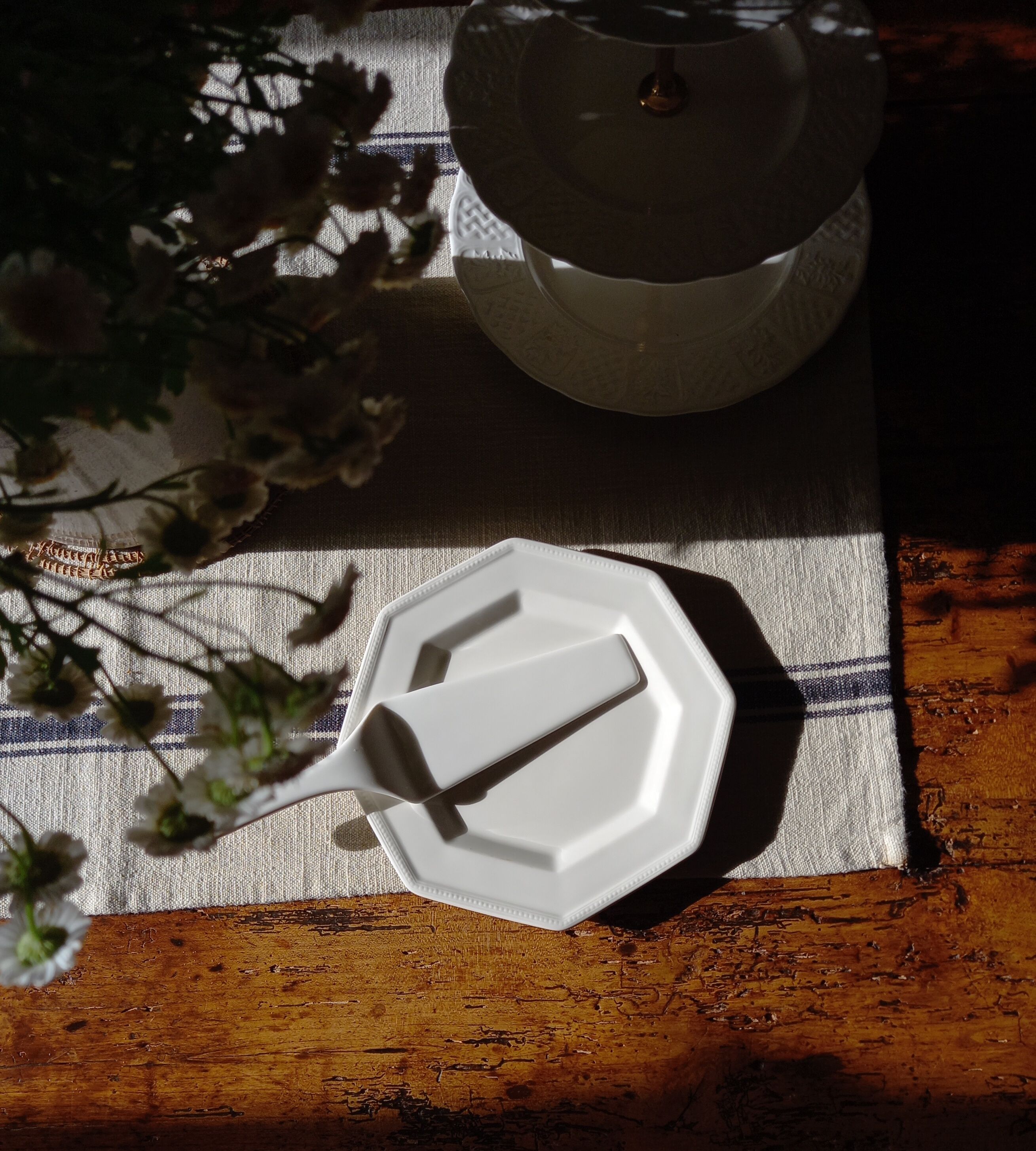 6 white octagonal dessert plates Johnson Brothers Heritage (ø 19.5 cm)