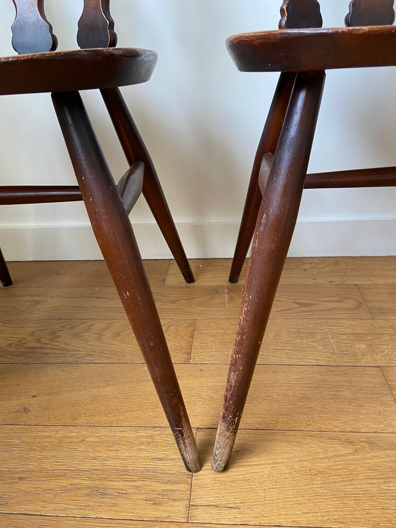 Paire de chaises en bois "Ercol"