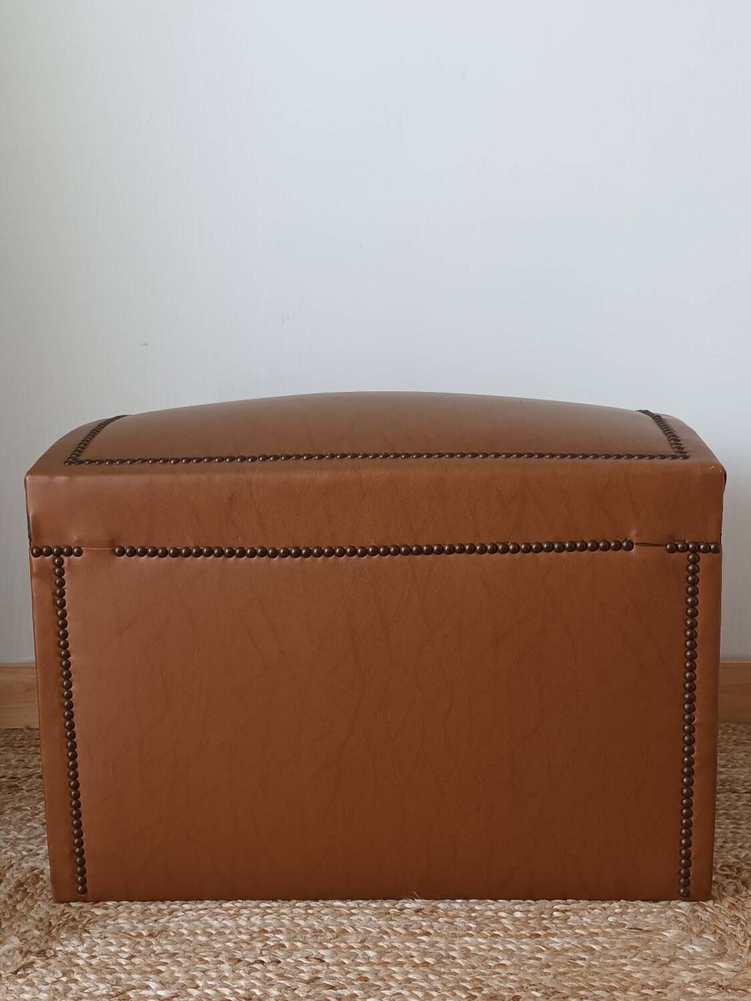 Malle bombée en bois et simili cuir vintage