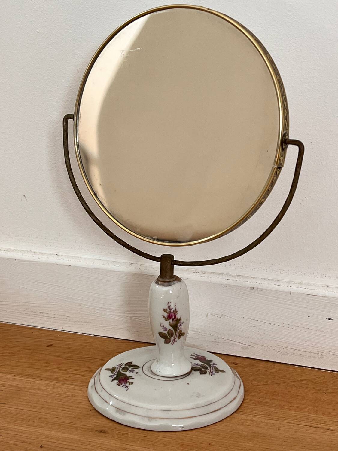 Porcelain standing mirror