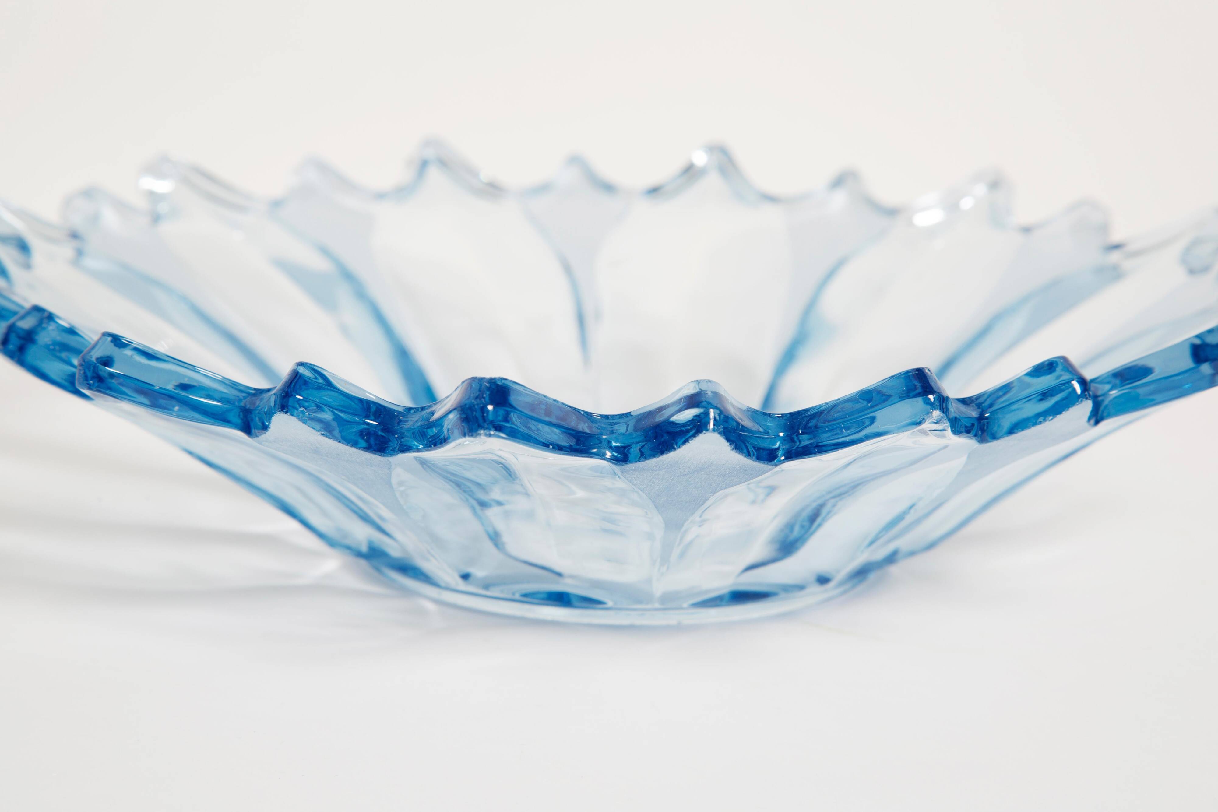 Assiette décorative vintage en verre bleu clair, Italie, années 1960