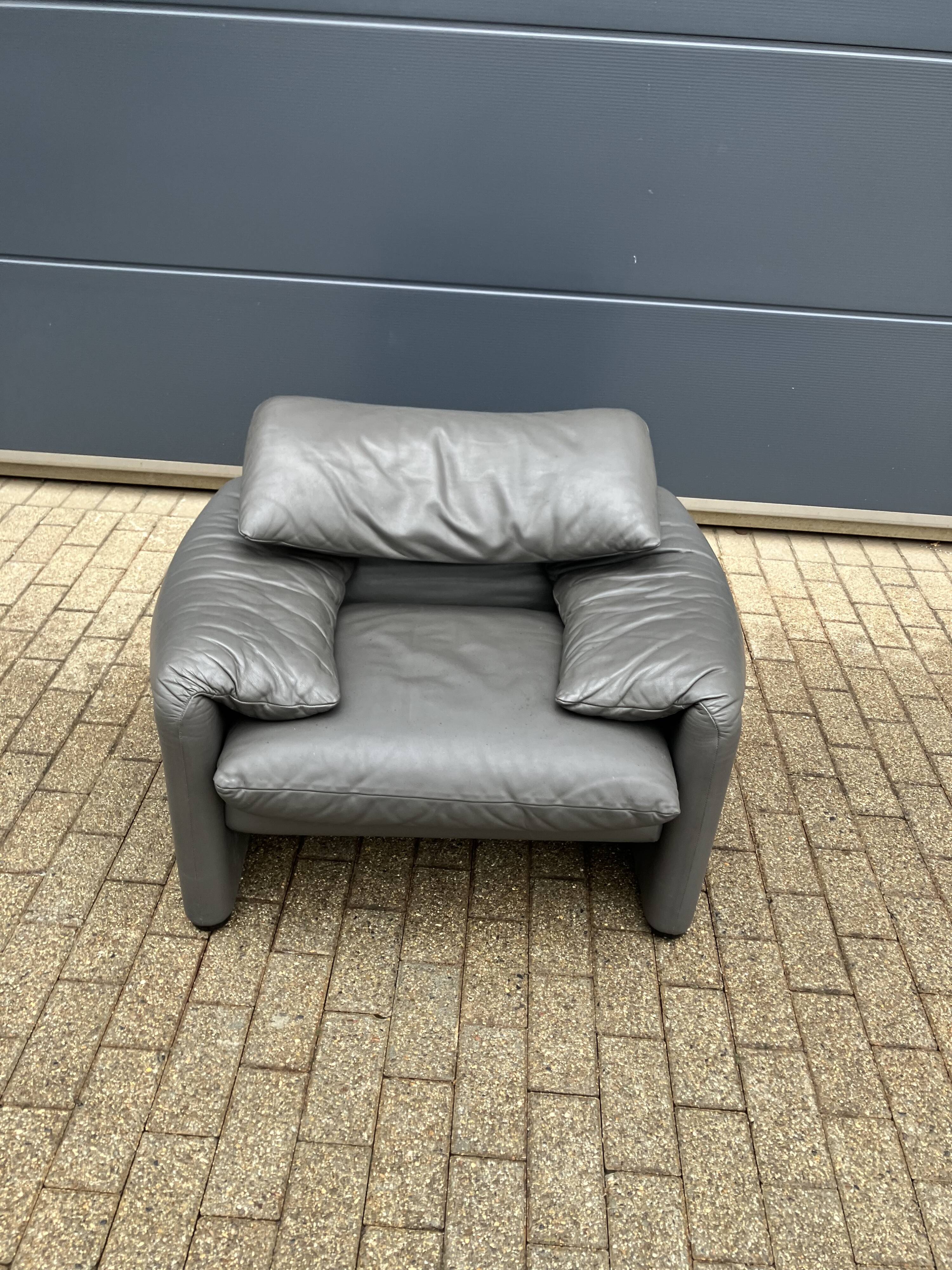 Cassina Maralunga 1zit original Anthracite and gray Topstaat!