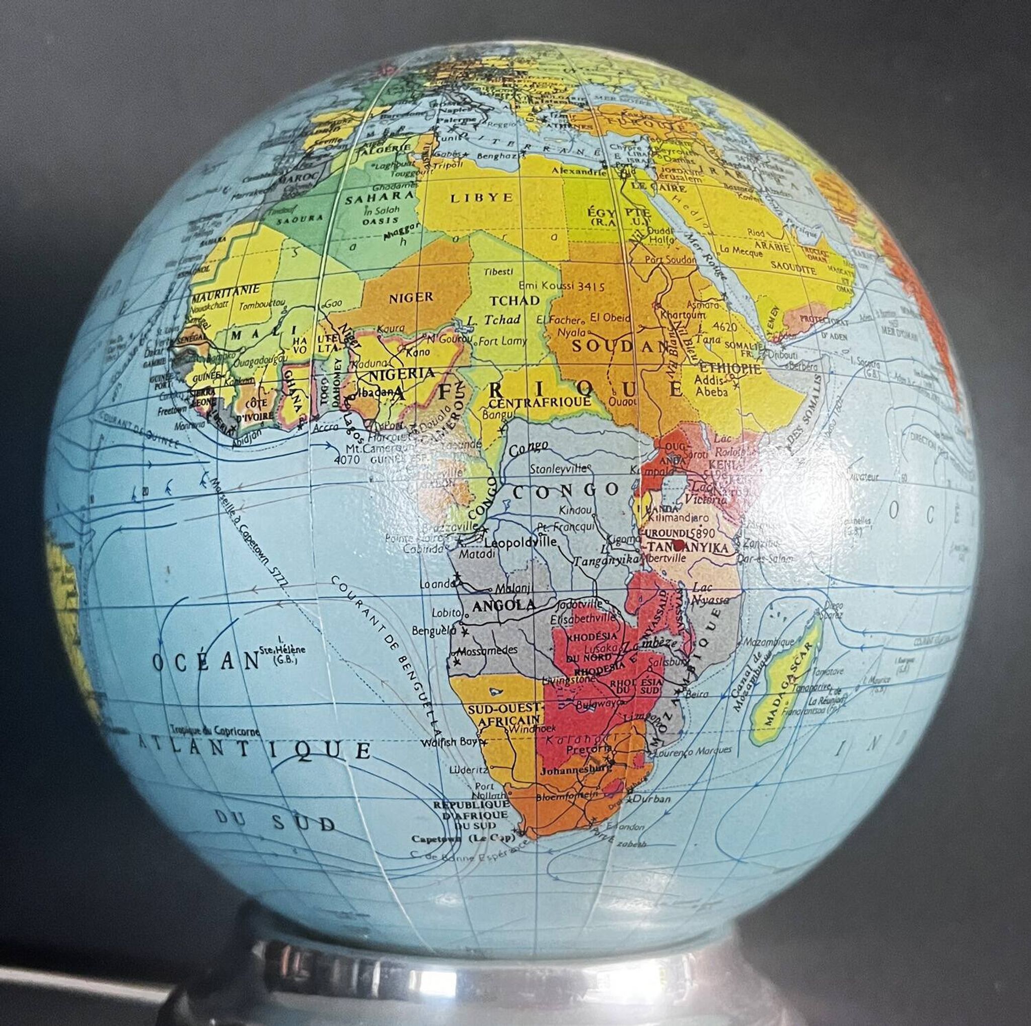 Globe terrestre lumineux 1962