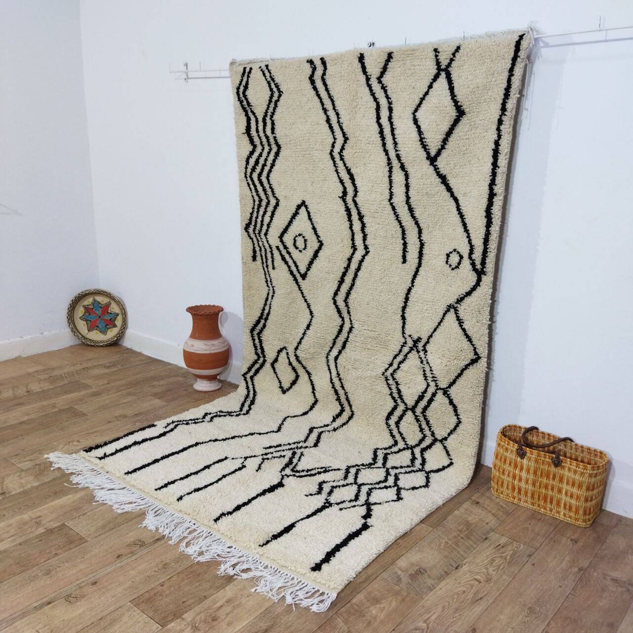 Handmade wool Berber rug 275 x 144 cm