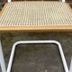 Chaise Cesca modèle b32 en blanc et bois par Marcel Breuer
