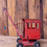 Jouet ancien camion grue en tole