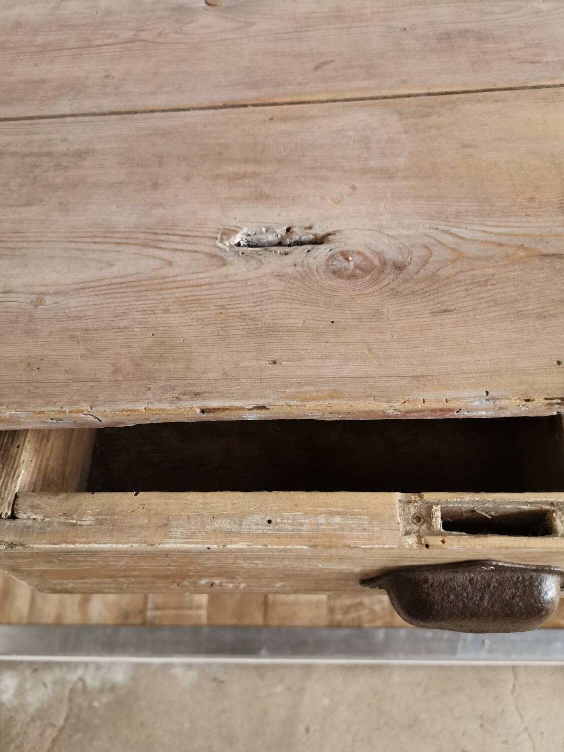 Kitchen Counter / Island