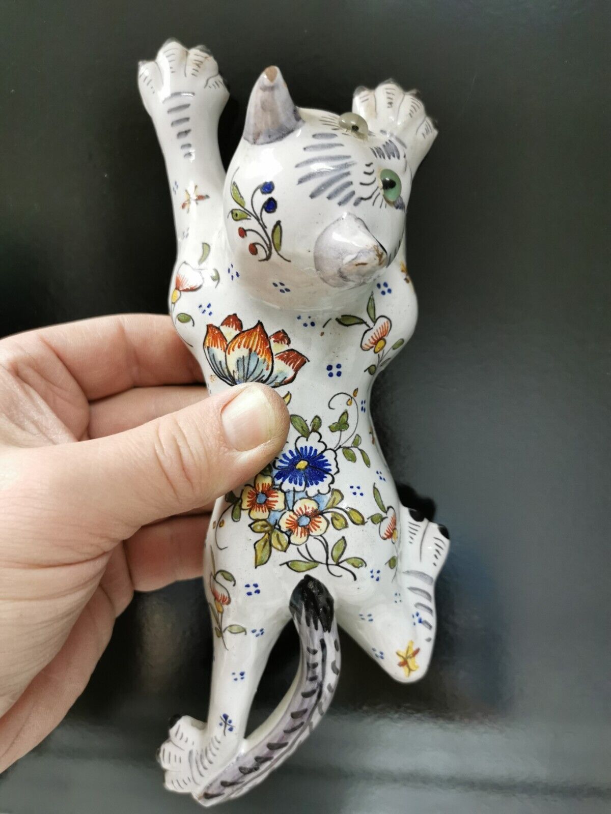 Bouquetière d'applique chat faïence desvres géo martel décor flowers