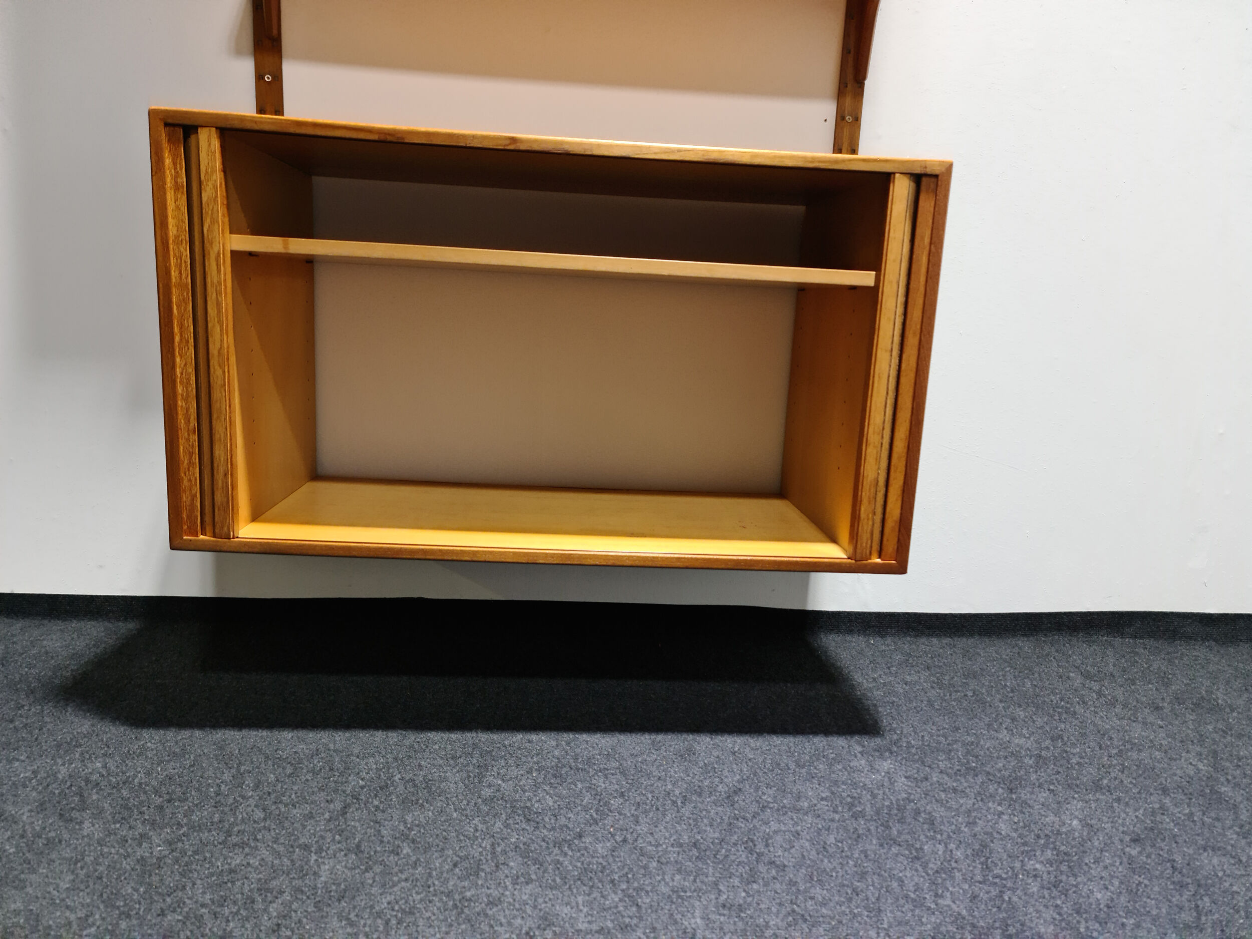 Unité murale en teck vintage par Rud Thygesen et Johnny Sørensen pour HG Furniture Denmark