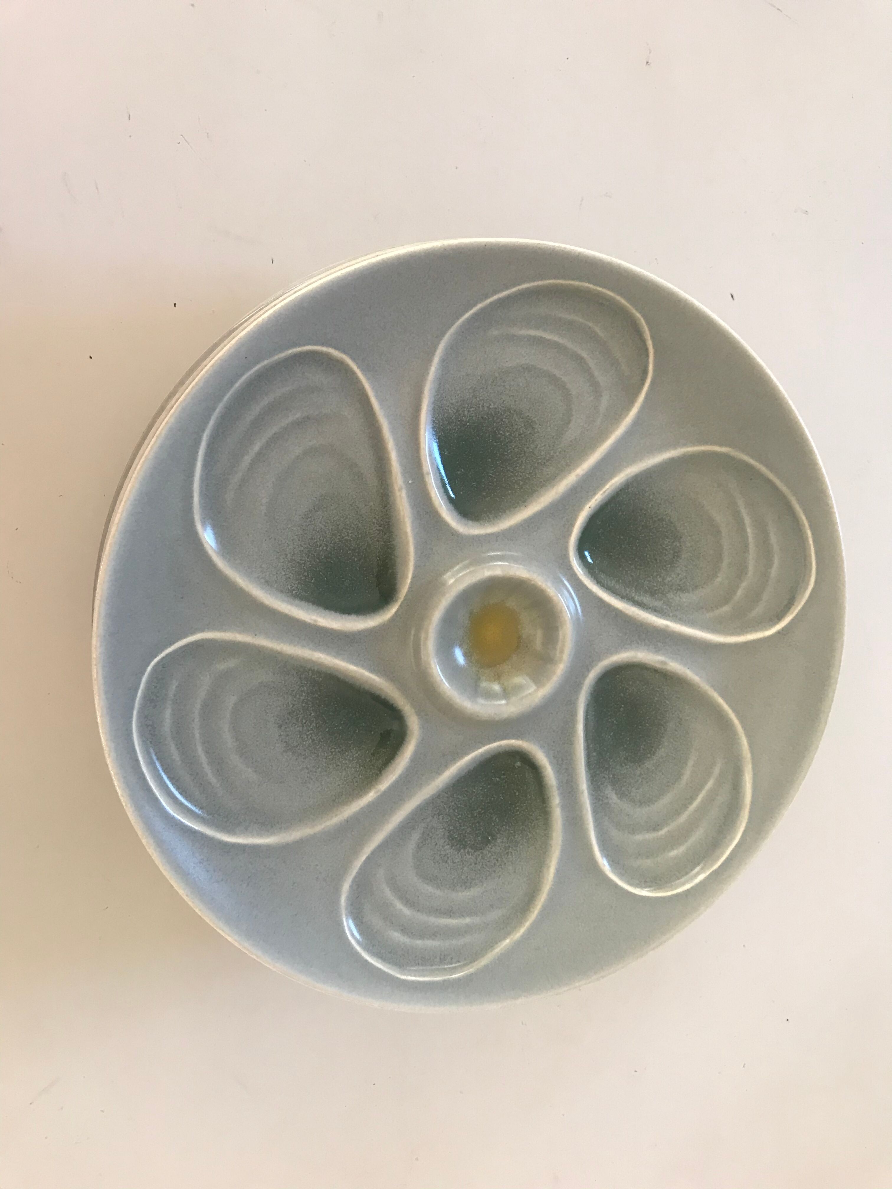 Six Salins oyster plates