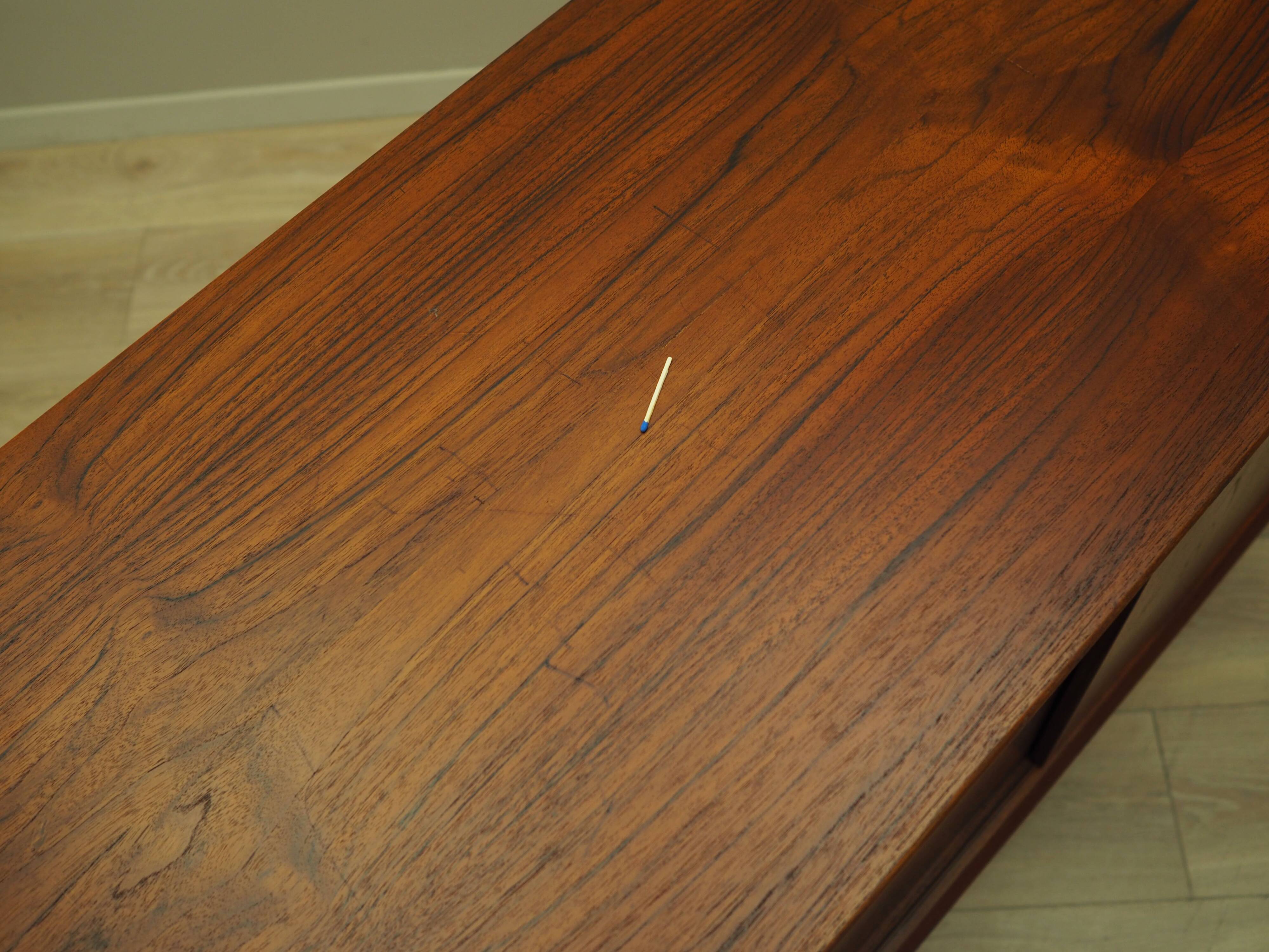 Buffet en teck, design danois, années 1970, production : Danemark