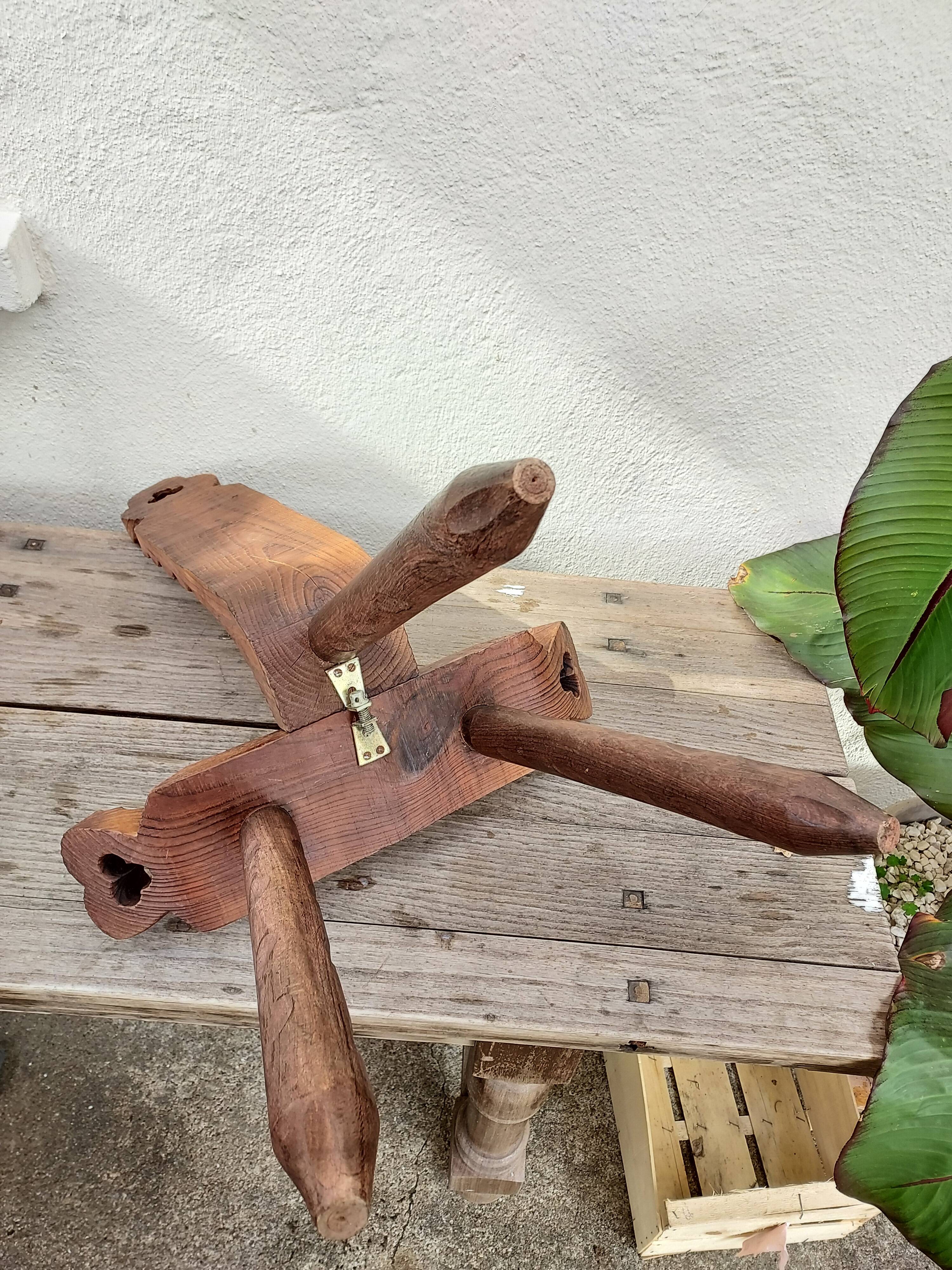 Tripod arts and crafts