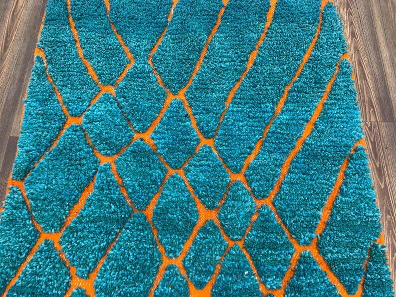 Traditional handcrafted Beni Ouraine rug, size 200 x 300 cm