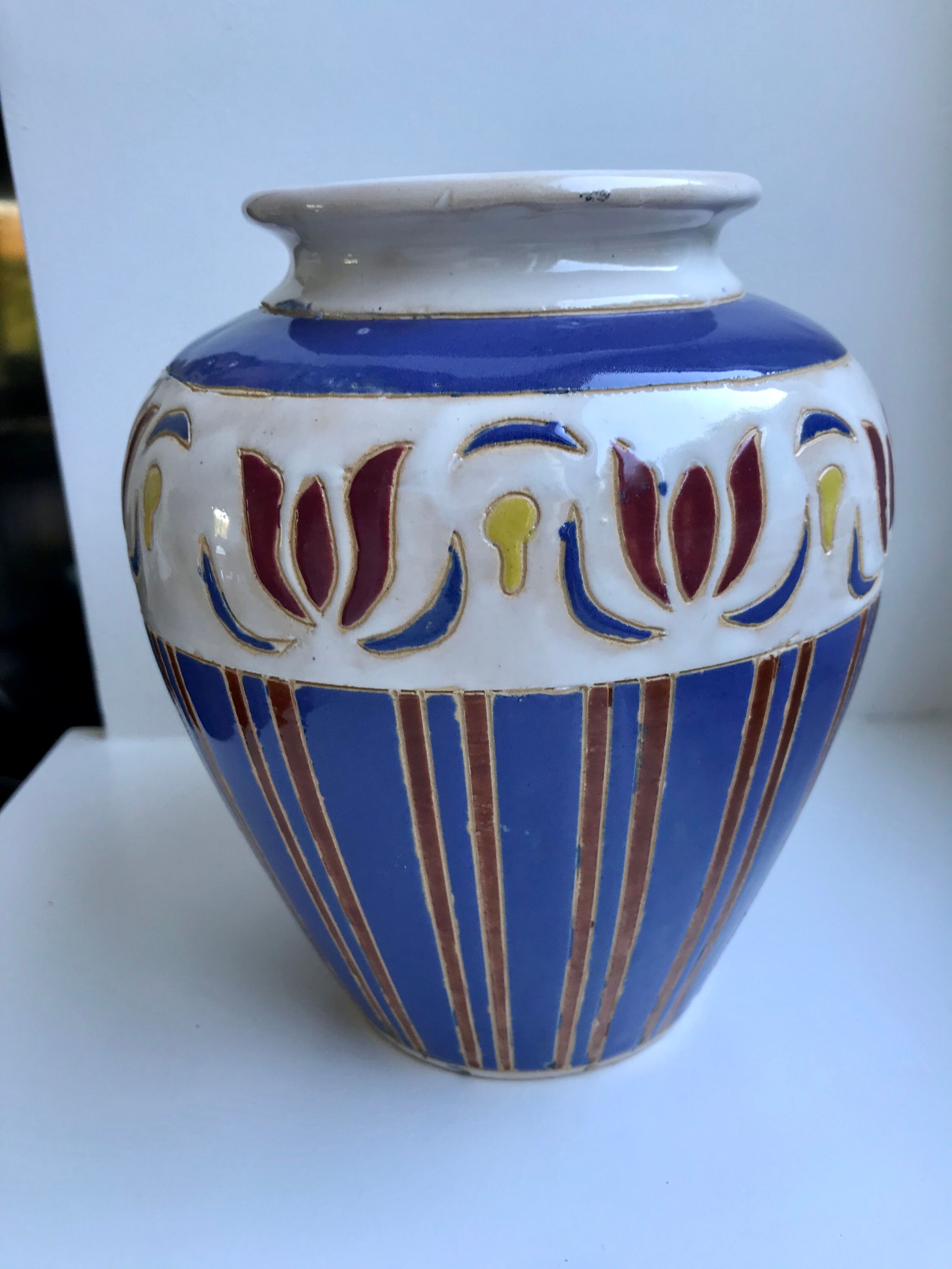 Vase en céramique peint et signé vintage