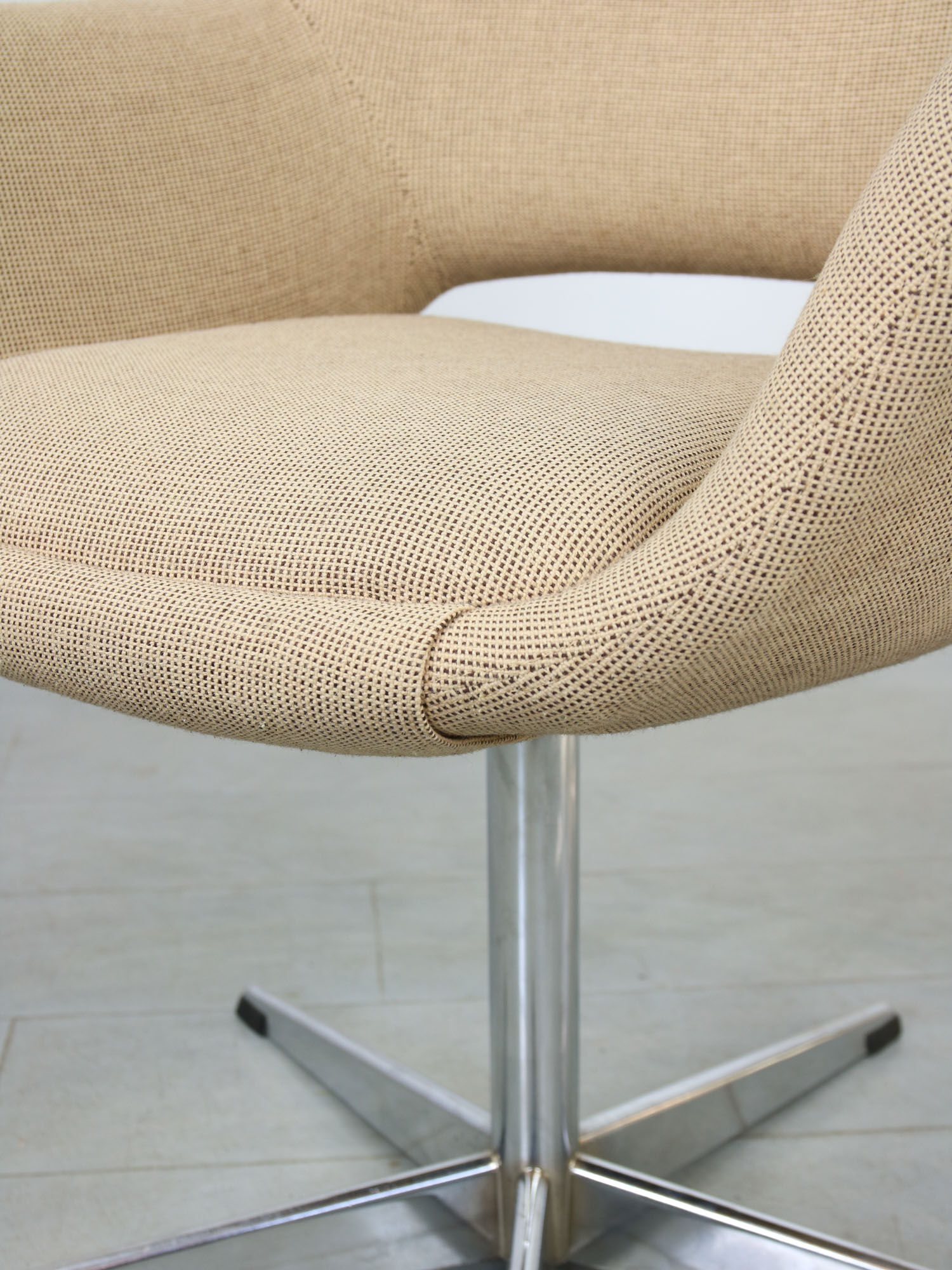 Mid-century beige fabric swivel chair from stol