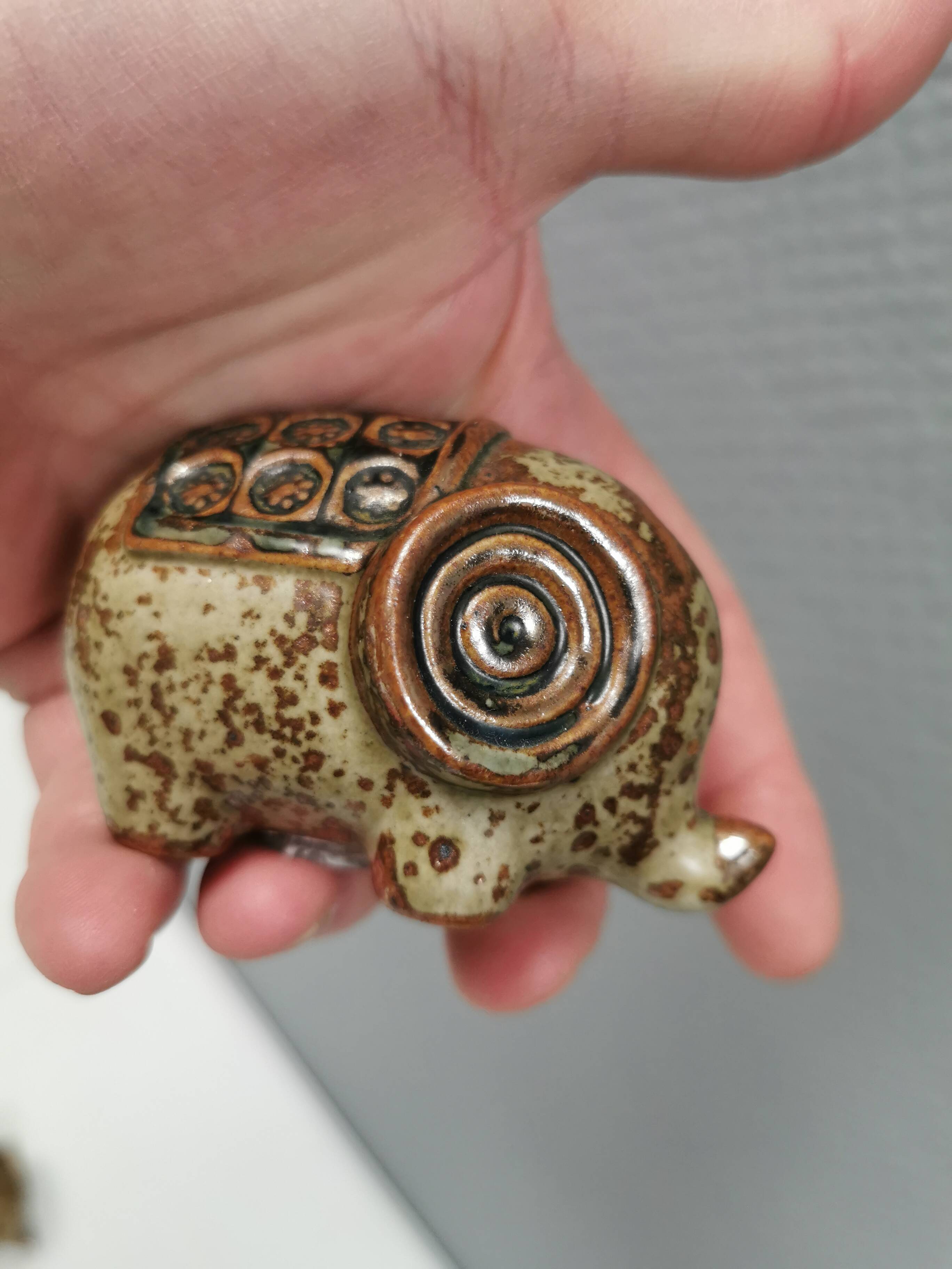 Ceramic elephants as salt and pepper sets made for Danish Søholm 1970-1980s.