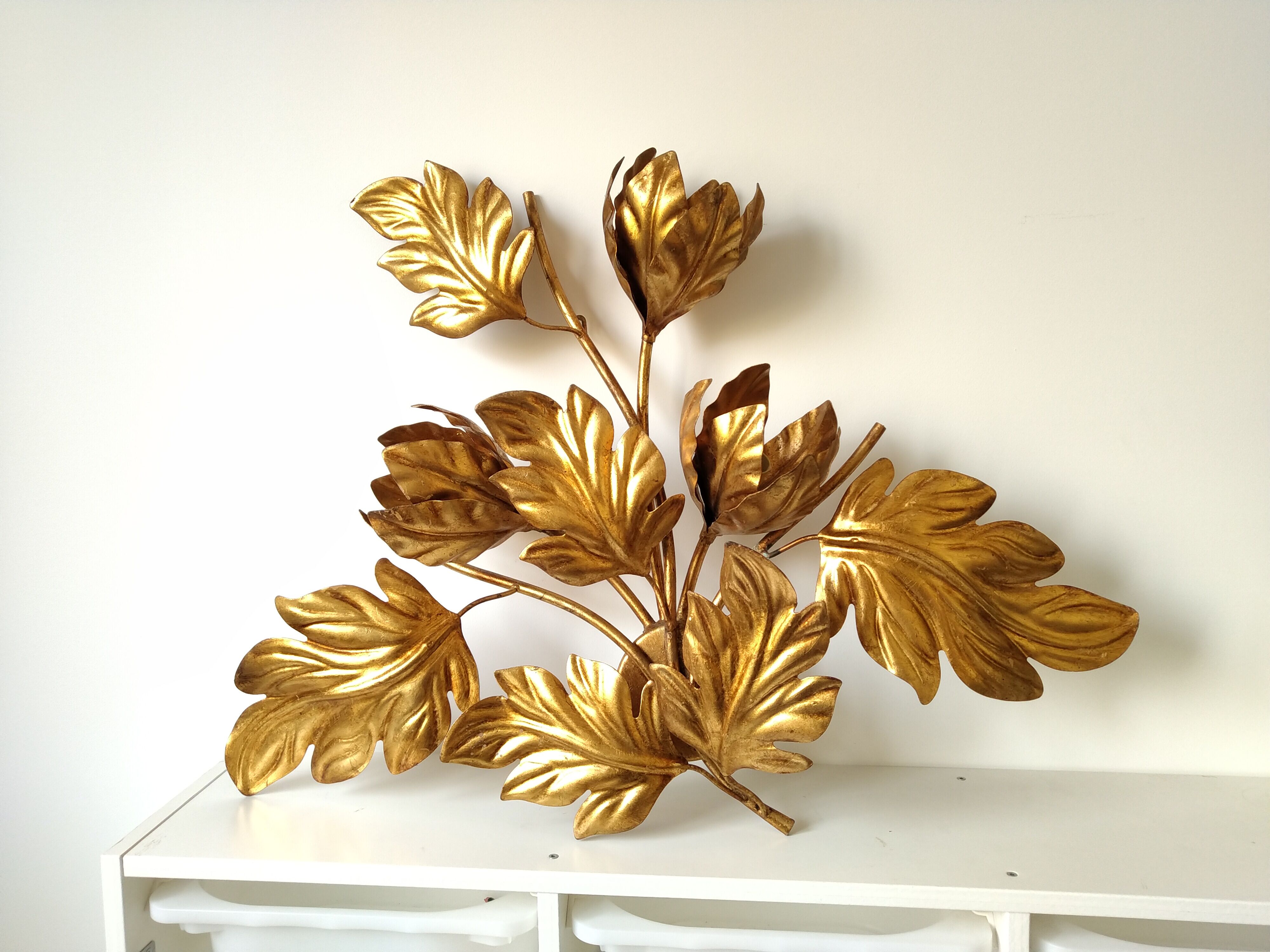 Flower wall lamp