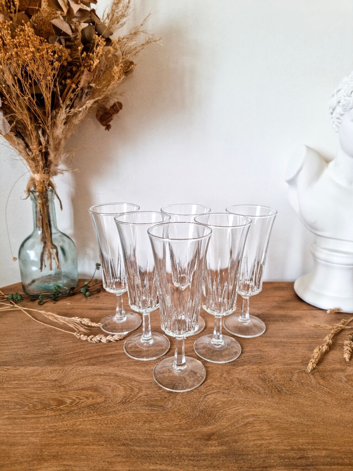 Champagne flutes in molded glass, 70's