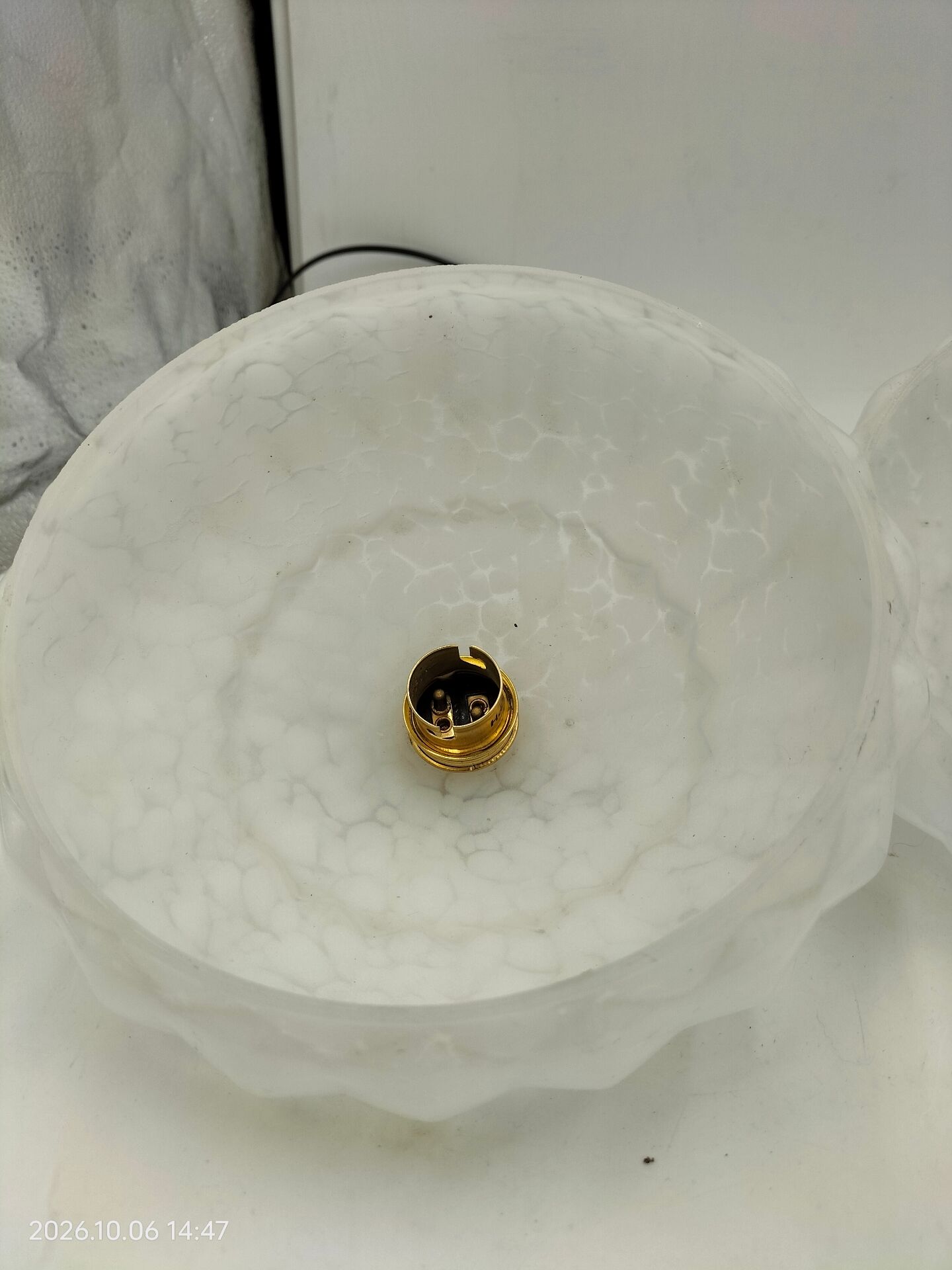 Glass suspensions from Clichy