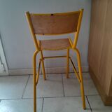 Chaise haute d'école vintage