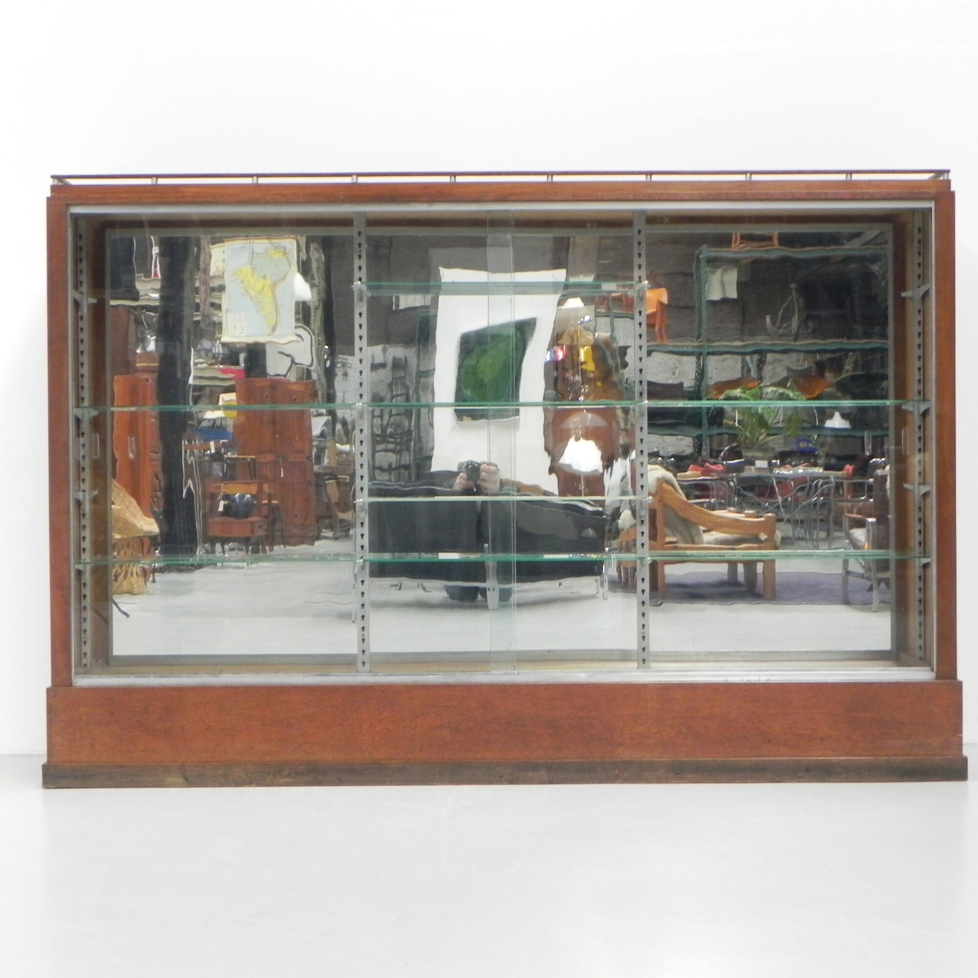 Large display cabinet with 2 sliding glass doors