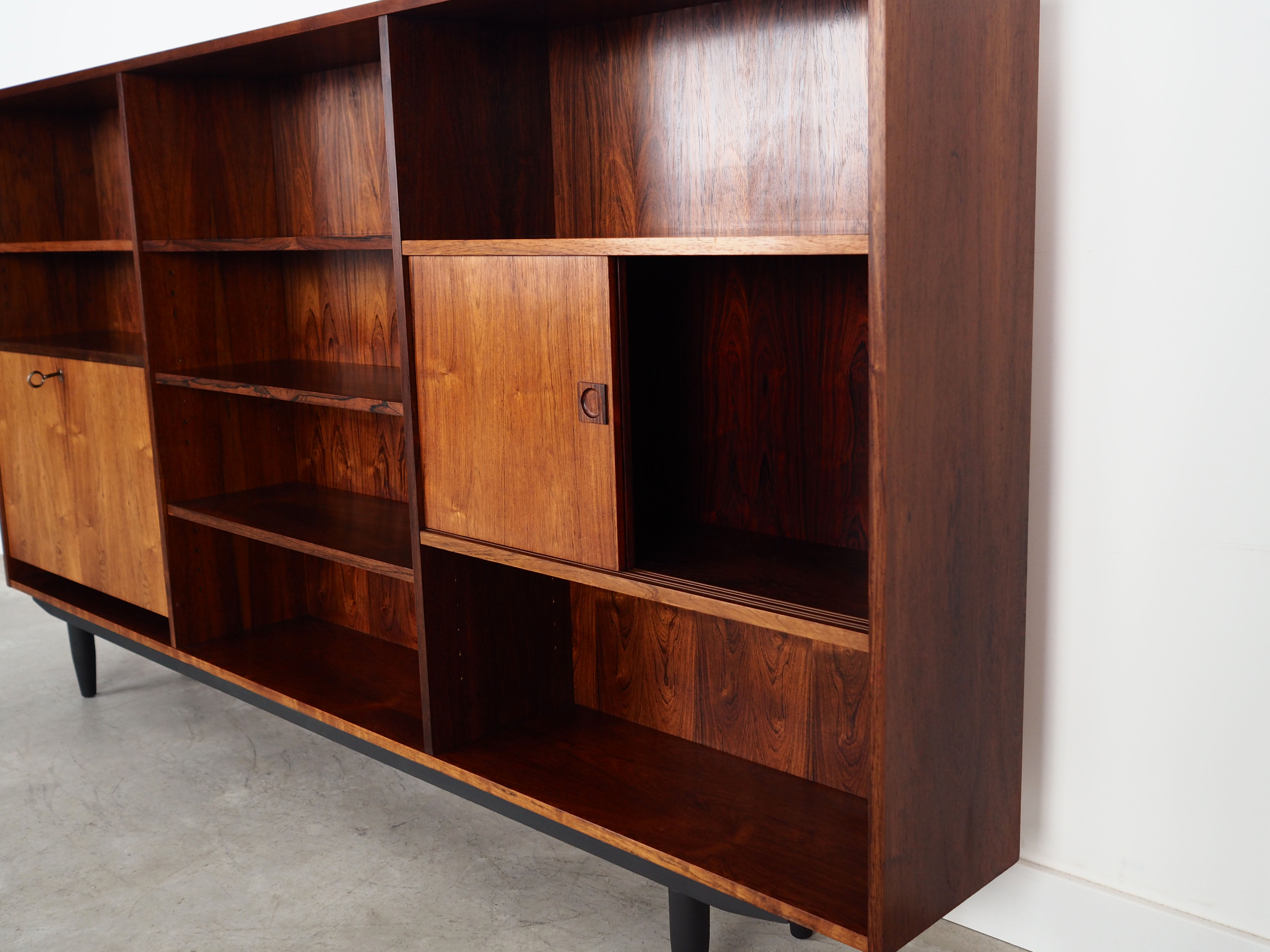 Rosewood bookcase, Danish design, 1970s, production: Farsø Møbelfabrik