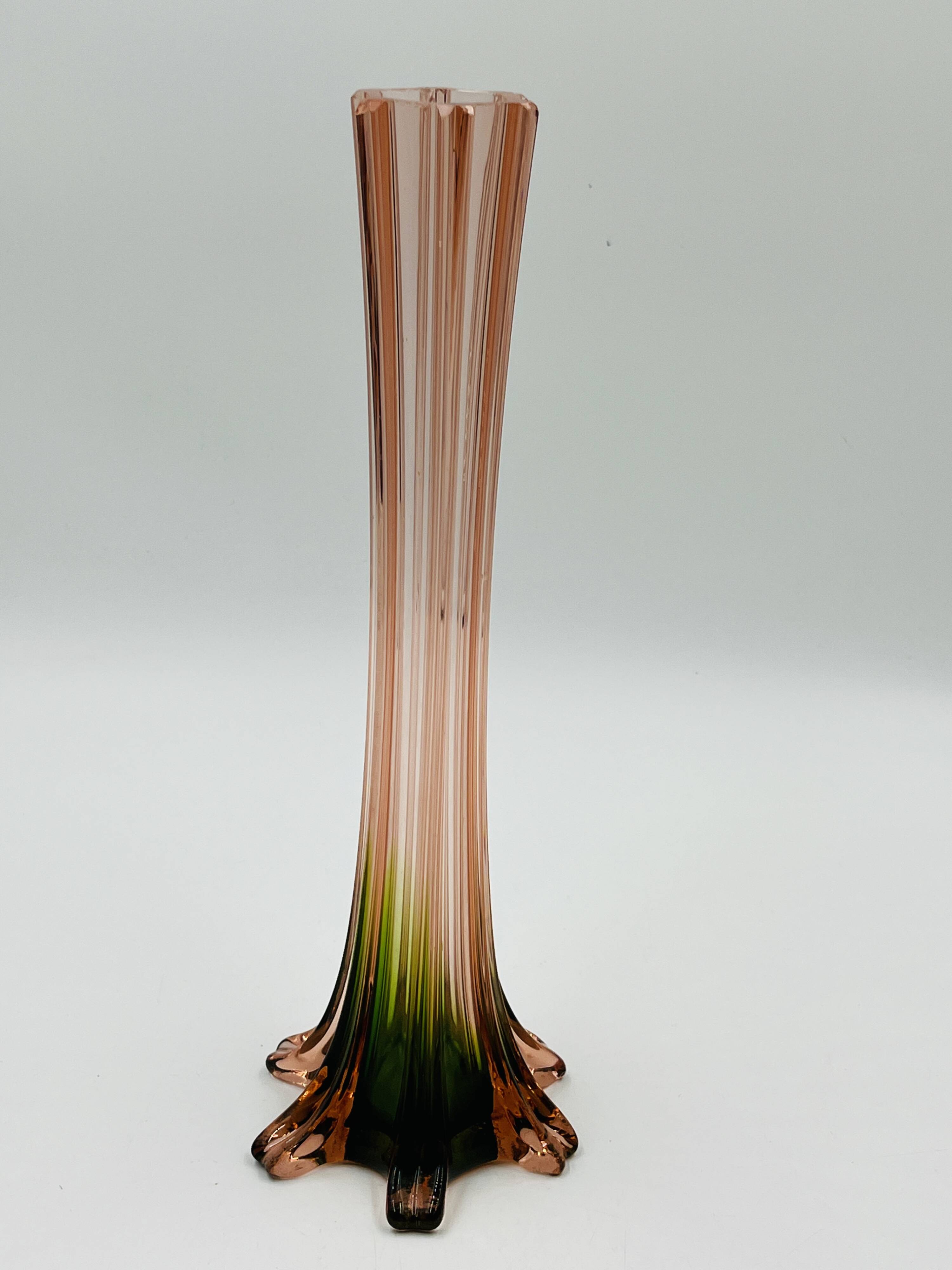 Paire de soliflores vintage en verre rose et vert