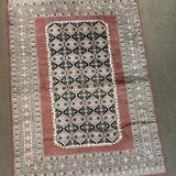 Handmade wool Oriental rug from Pakistan