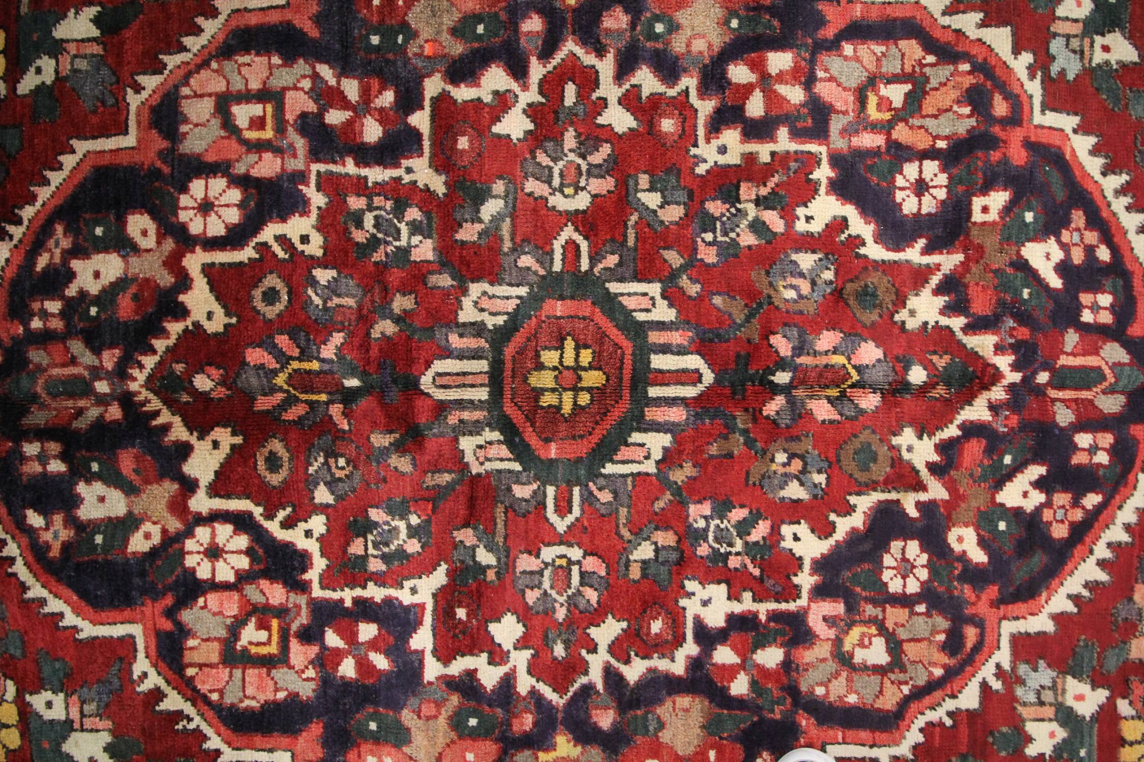 Tapis persan vintage en laine rouge tissée à la main - 211x306cm