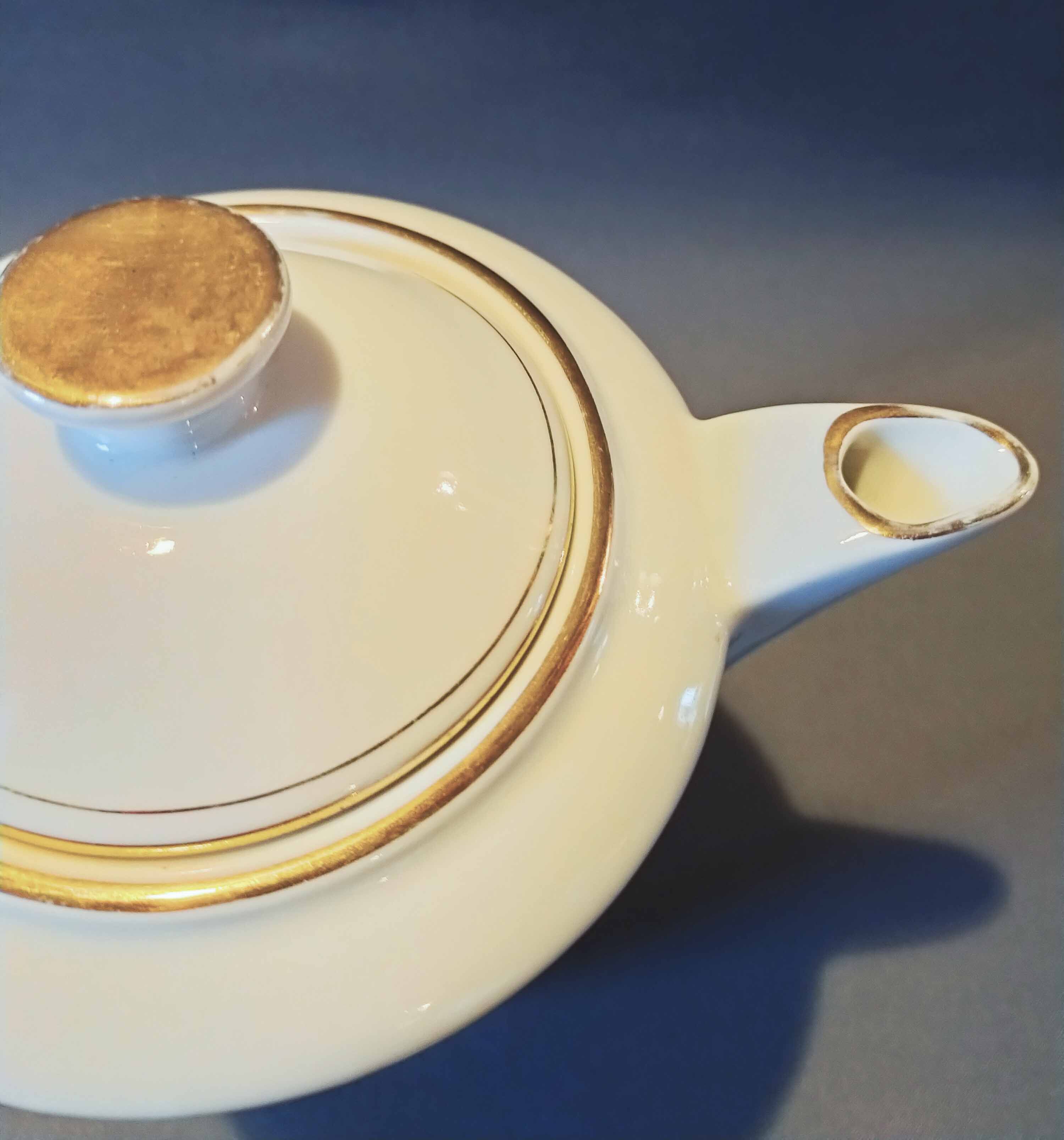 Coffee maker white porcelain gold border Snake porcelain