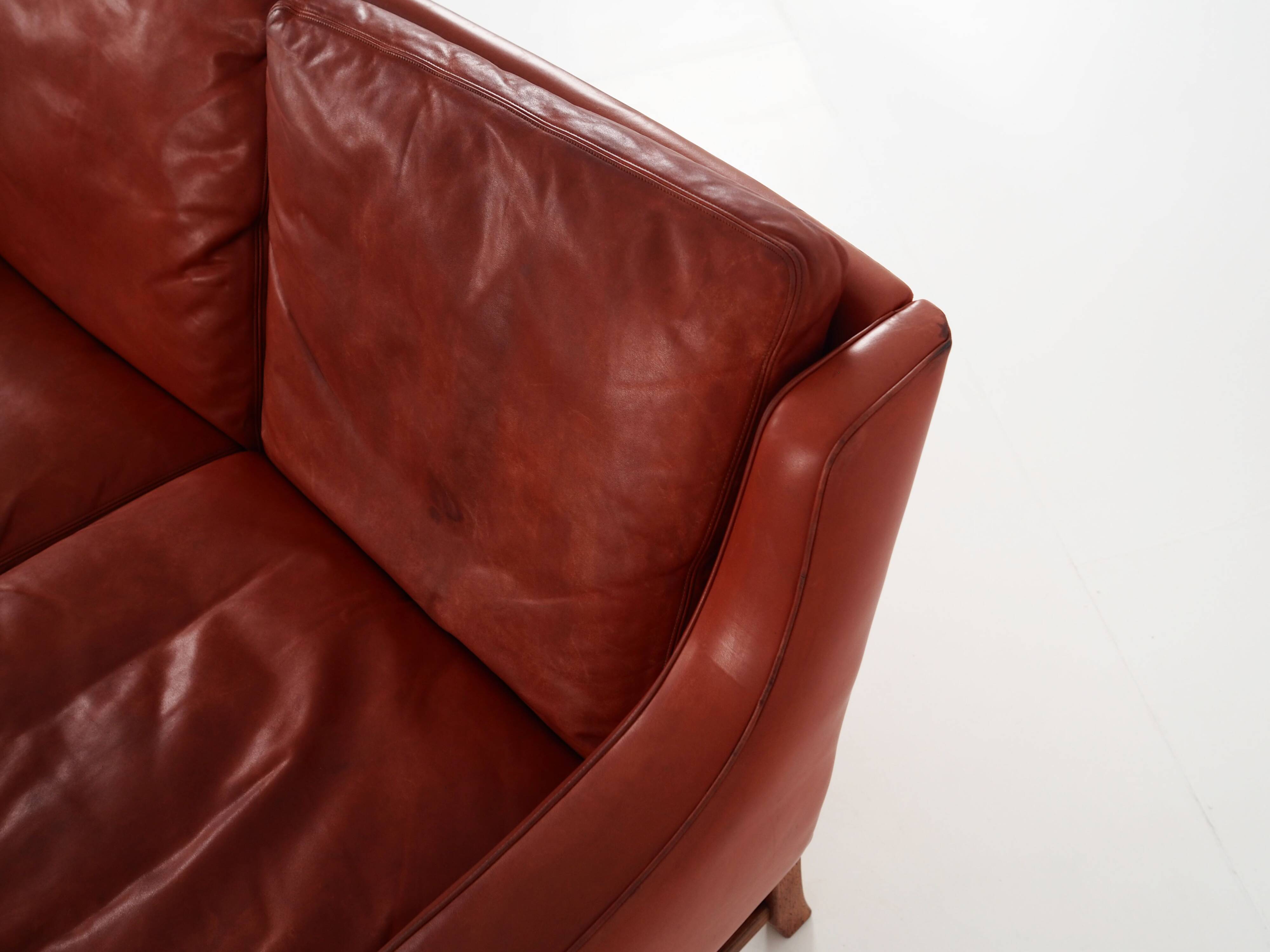 Red leather sofa, Scandinavian design, 1960s, designer: Fredrik Kayser, production: Vatne Møbler