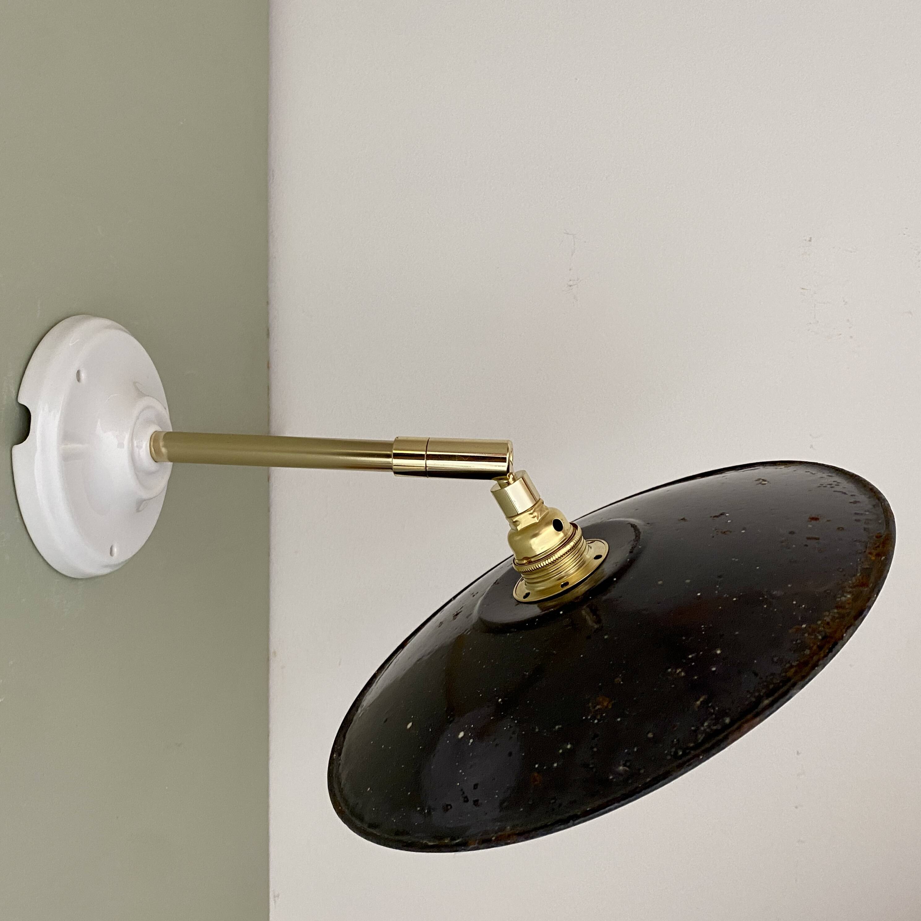 Vintage lampshade wall light in enamelled sheet metal (ref 2)