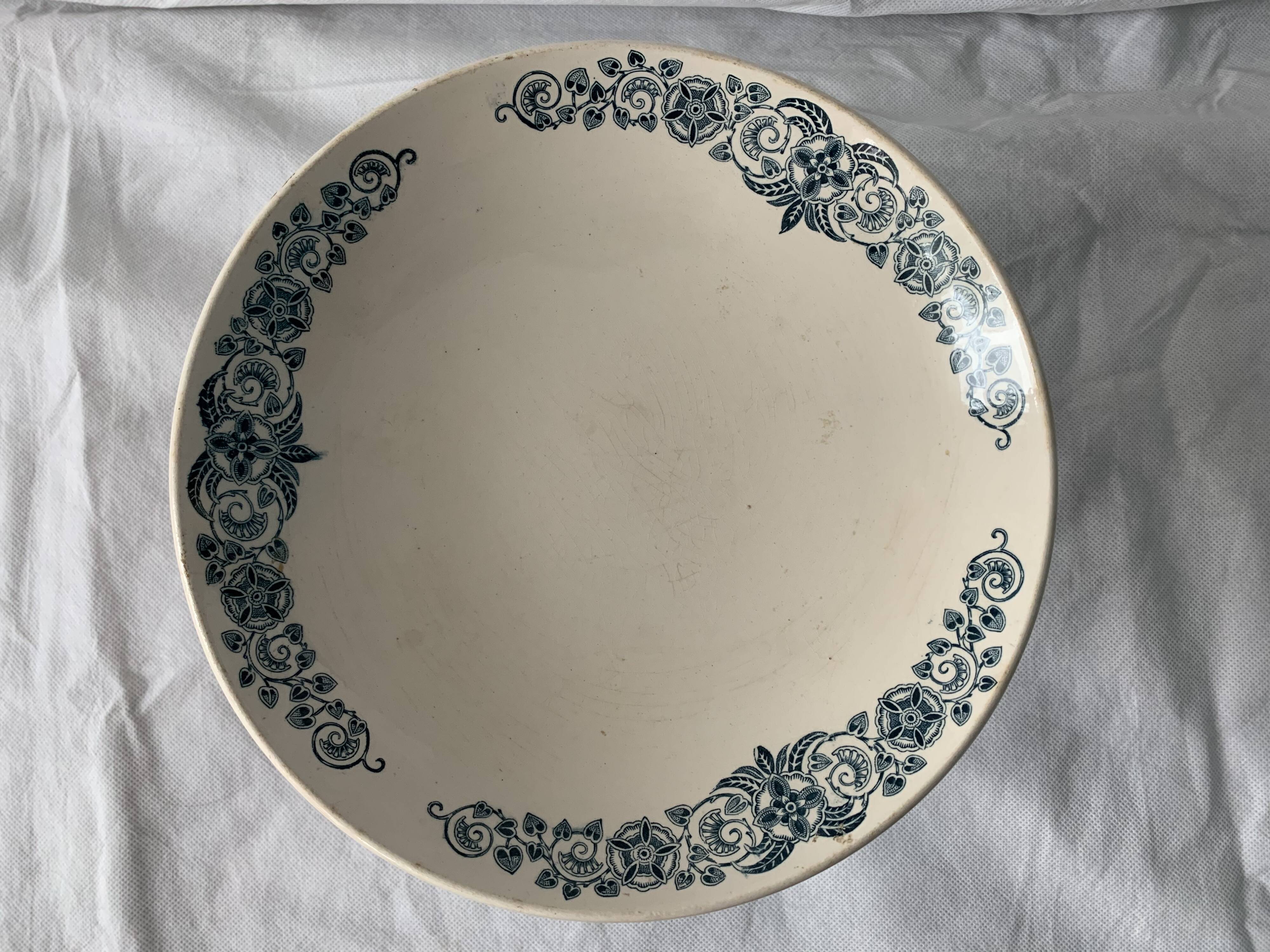 4 blue and white service dishes Alesia Longchamp Iron Land early 20th century