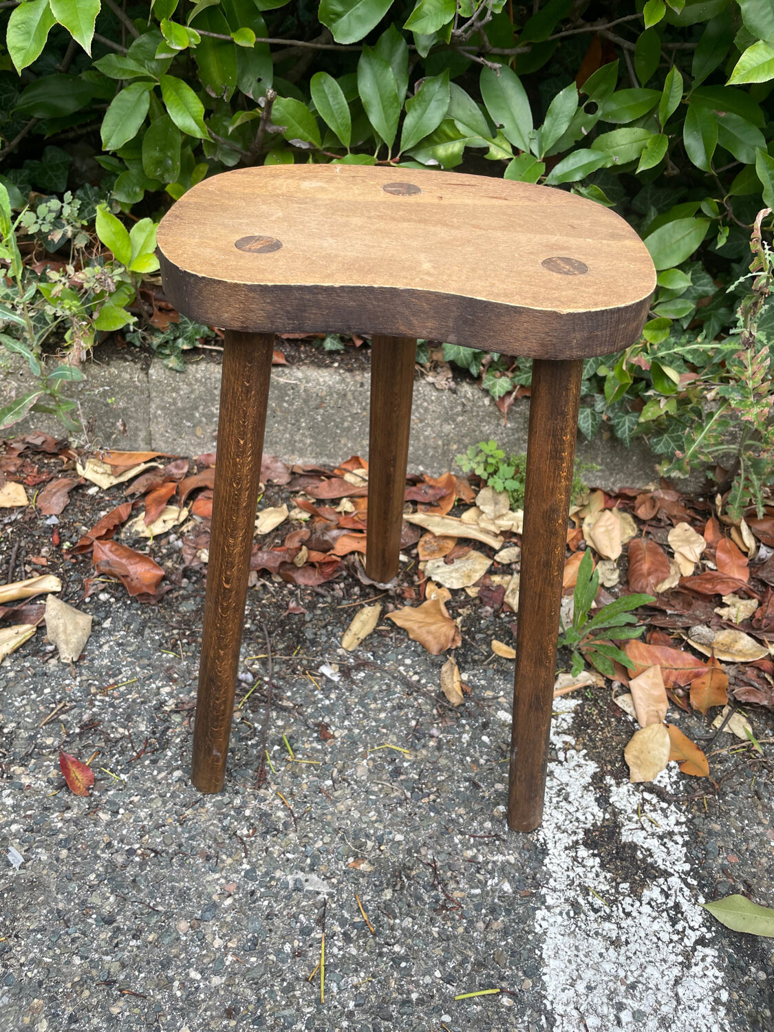 Tabouret tripode