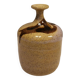 Un petit vase au col « fin », du suédois Kjell Sunesson, fabriqué chez Hjälmsjö en grès en 1979.