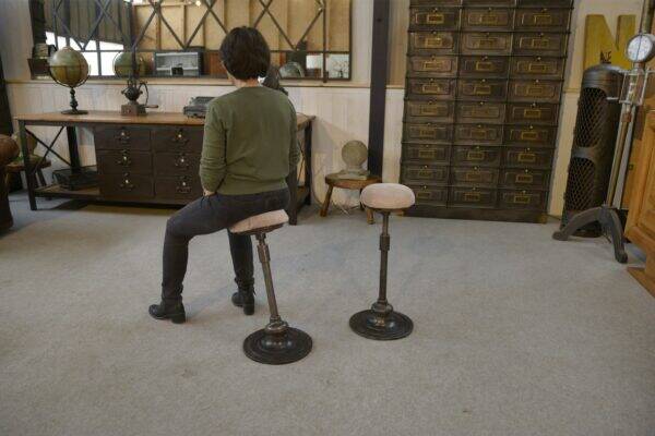 Paire de tabourets de dentiste « Culbuto » 1950’s