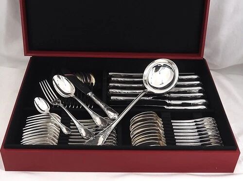 Christofle Marly cutlery set 49 pieces, knives, silver-plated metal, excellent condition.