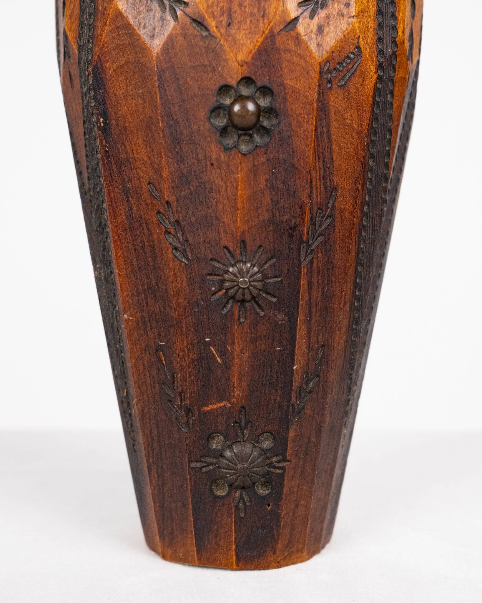 Vase breton en bois sculpté et laiton, Bretagne, France, 1960s