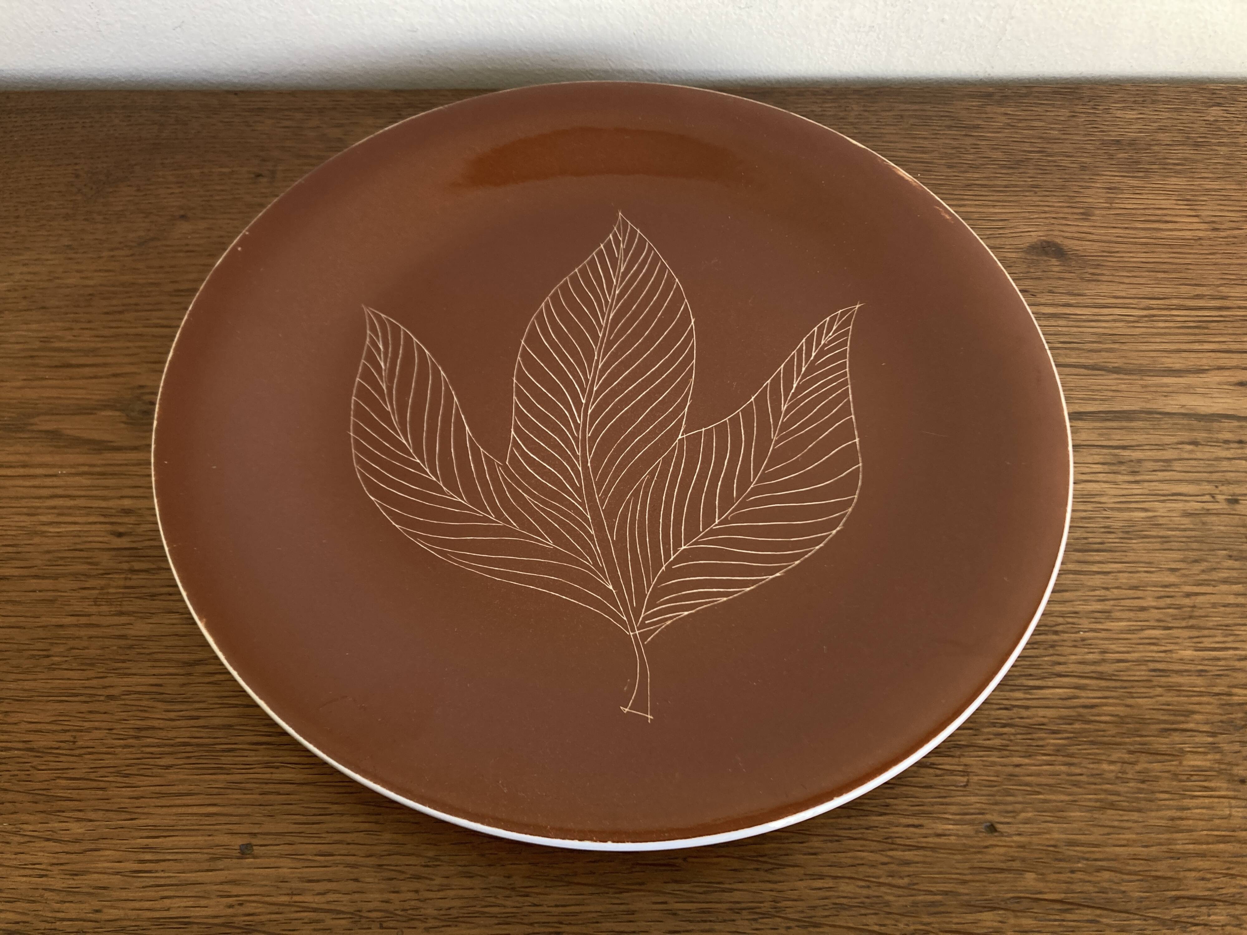 Plate by Robert Picault, modernist, 1960, leaf.