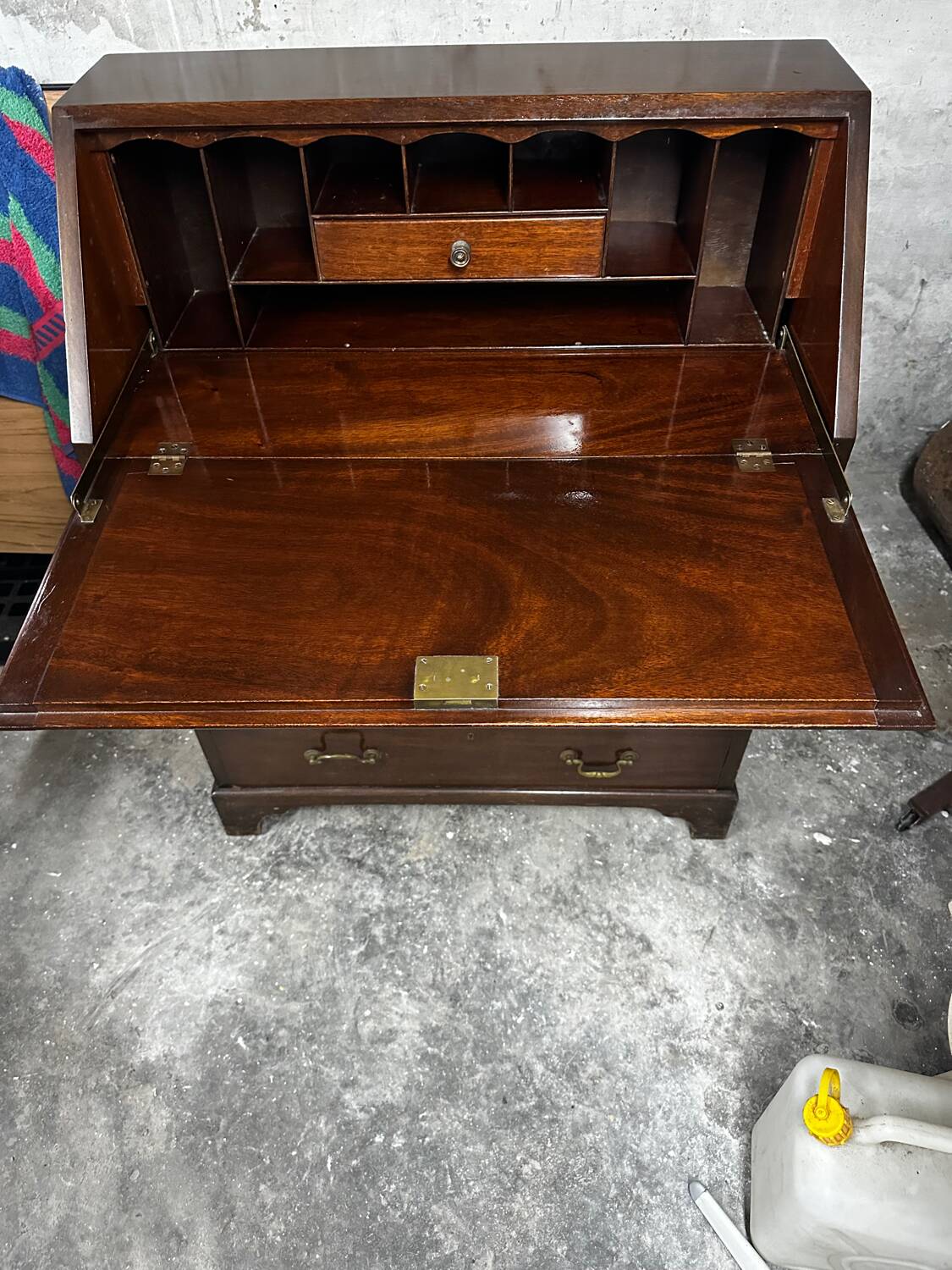 Writing desk in mahogany - Great Britain early 20th century