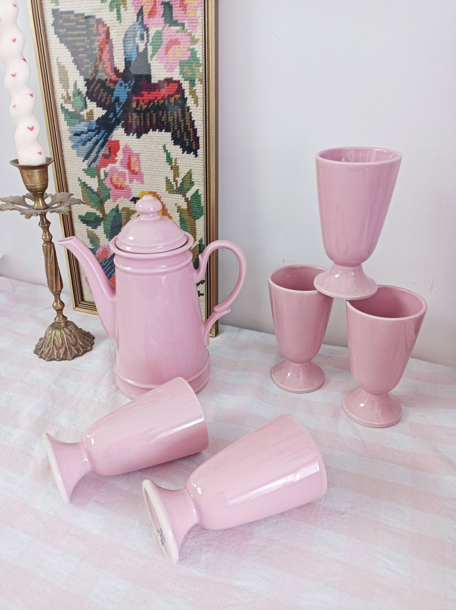 Service à café, cafetière et 5 mazagrans roses