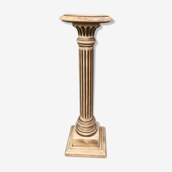 Wooden pedestal column