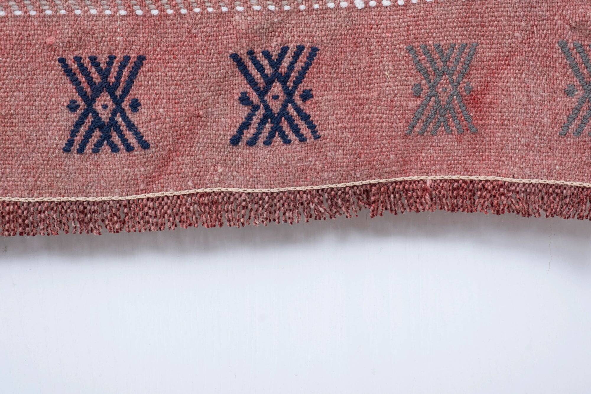 Vintage Turkish kilim, handwoven, 170x217 cm.