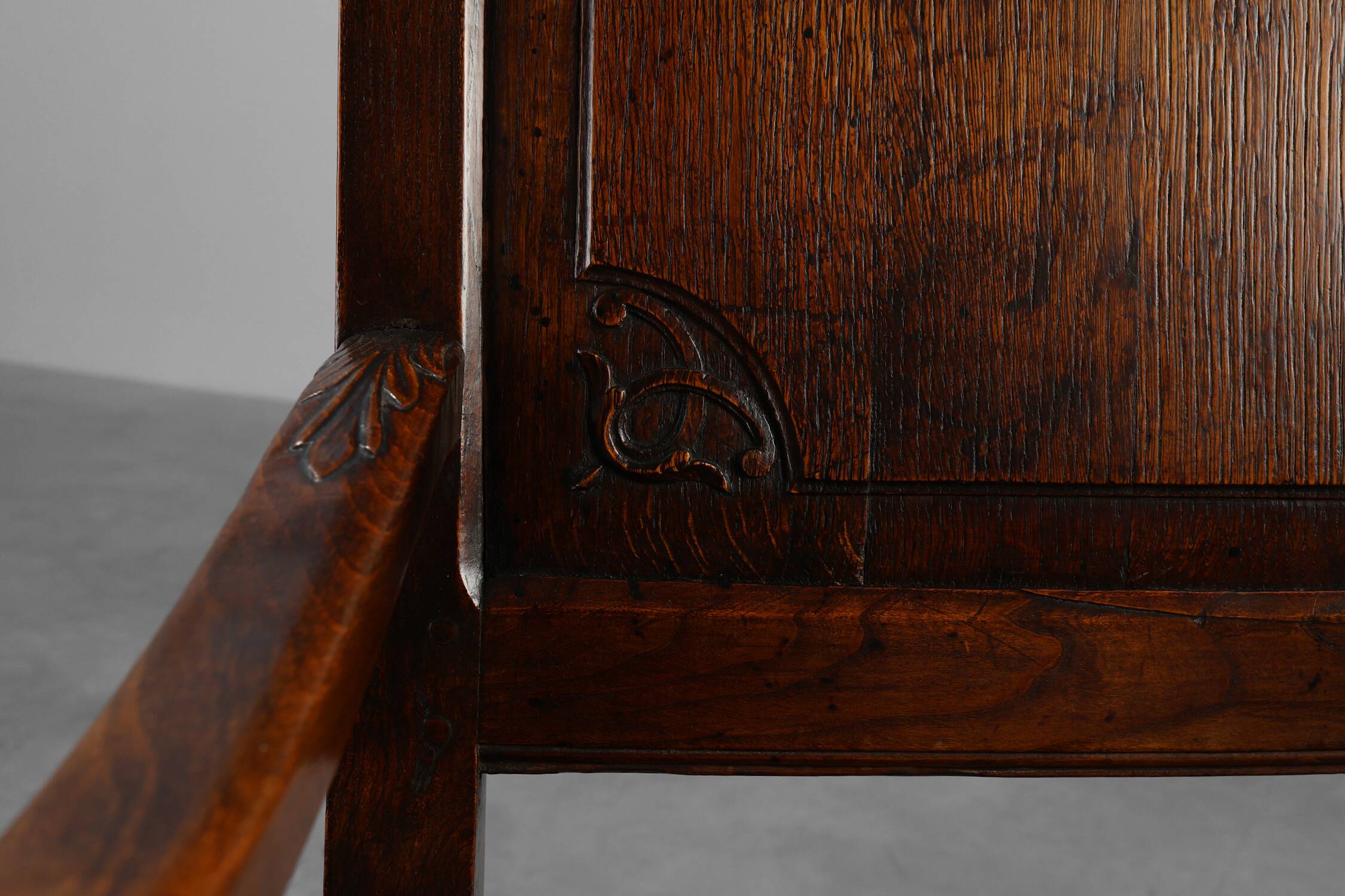 18th Century Liège Armchair in hand carved Oak, Belgium